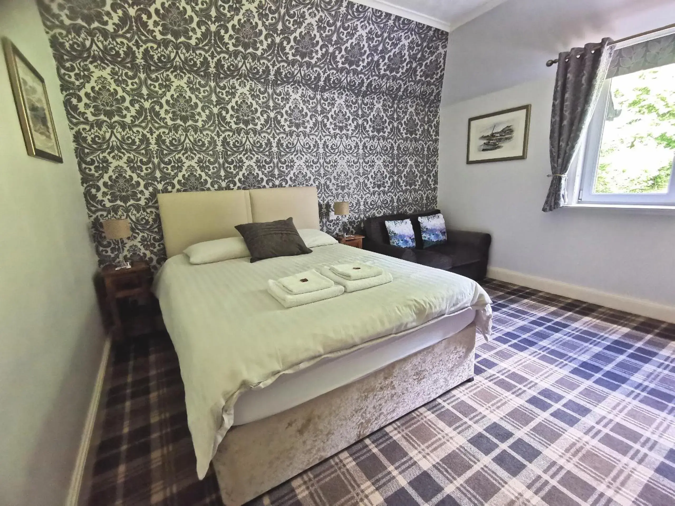 Deluxe Double Room in The Knowe Guest House Deluxe Double Room in The Knowe Guest House