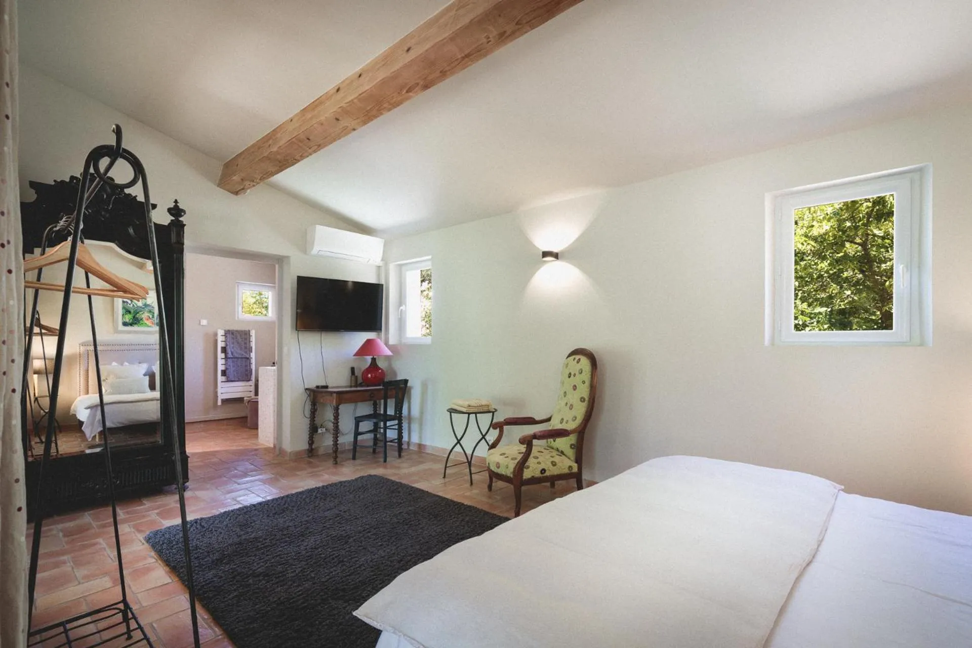 TV and multimedia, Bed in Bastide Sainte Trinide