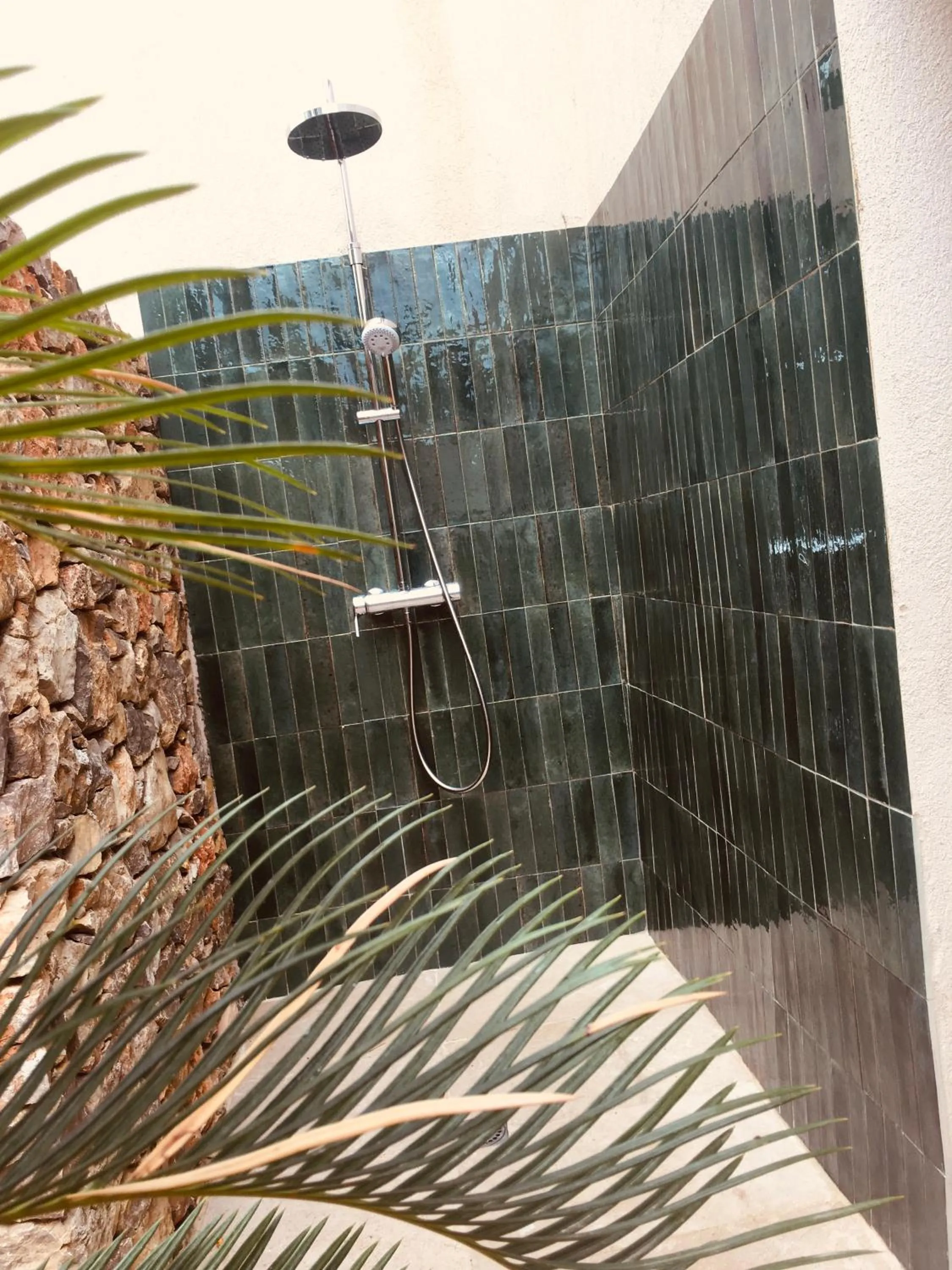 Shower in Bastide Sainte Trinide