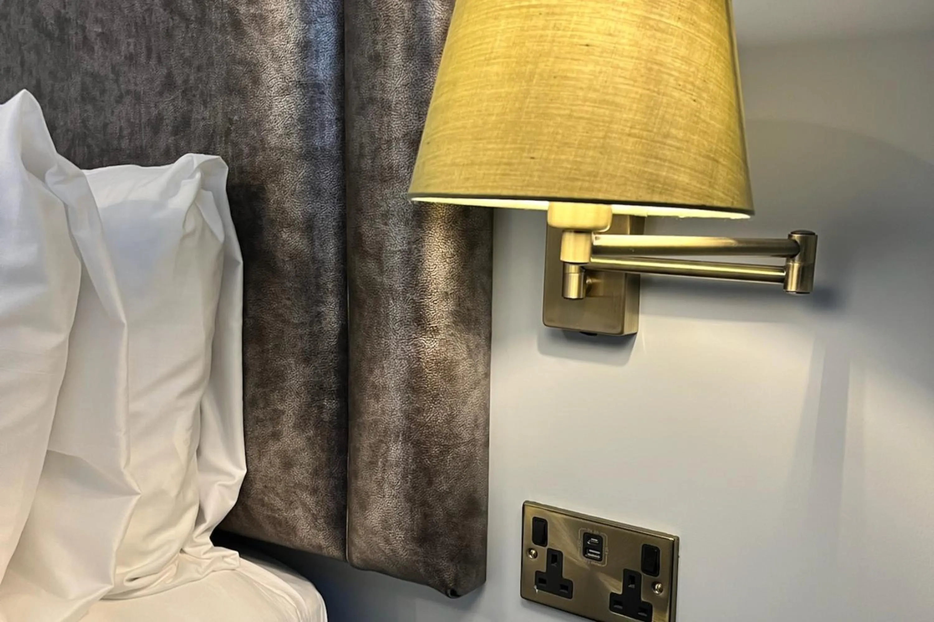 Bed in The Elizabeth House Hotel