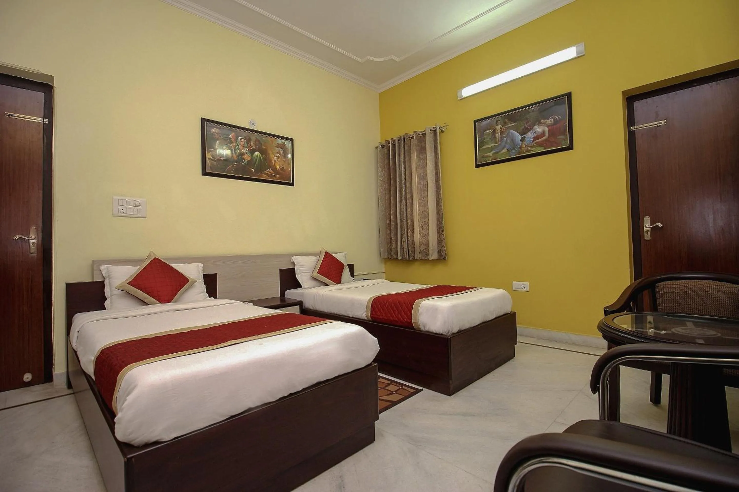 Bedroom in Hotel O Jaipur Stays