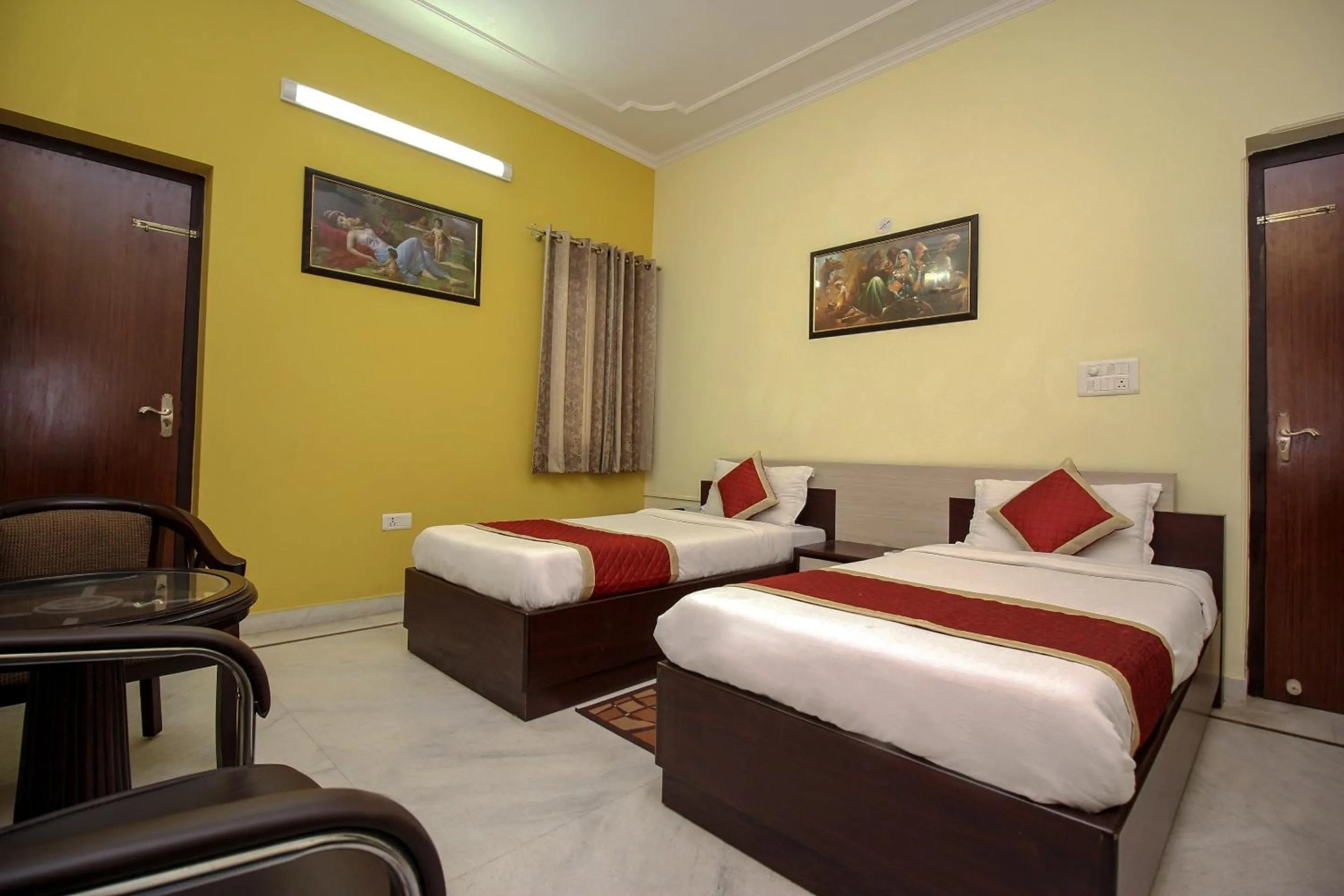 Bedroom in Hotel O Jaipur Stays