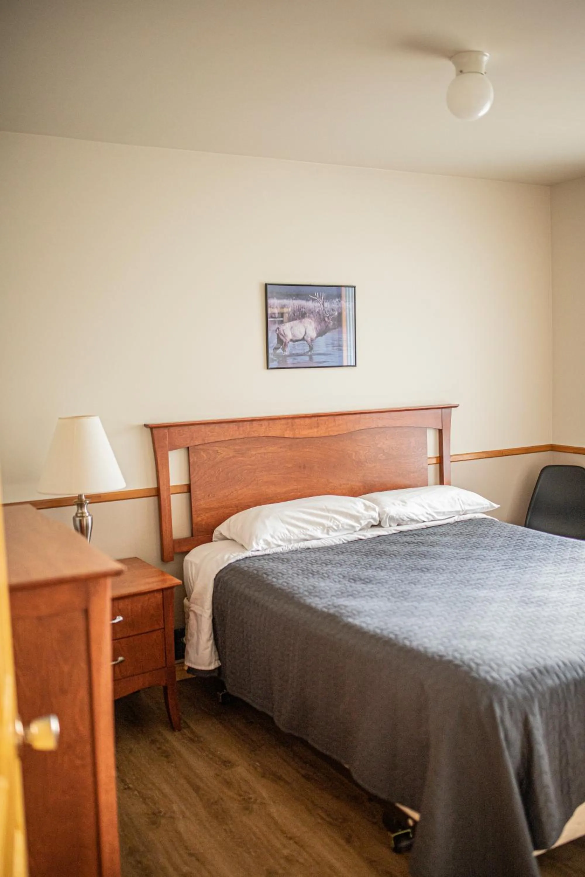 Bedroom, Bed in Motel Et Condo Chez Charley