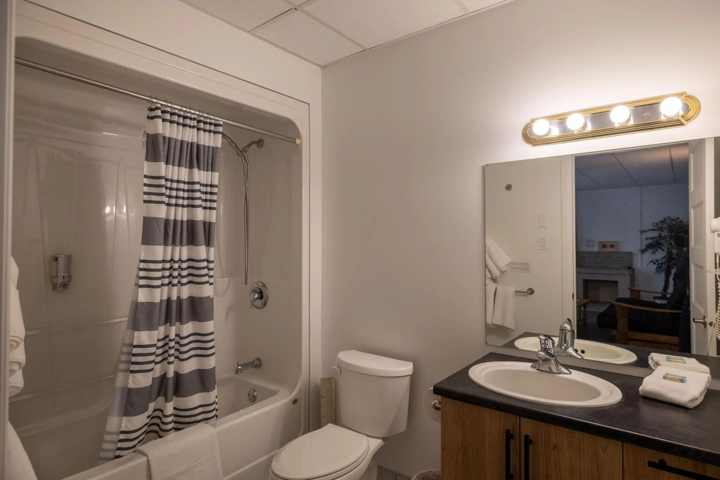 Bathroom in Motel Et Condo Chez Charley