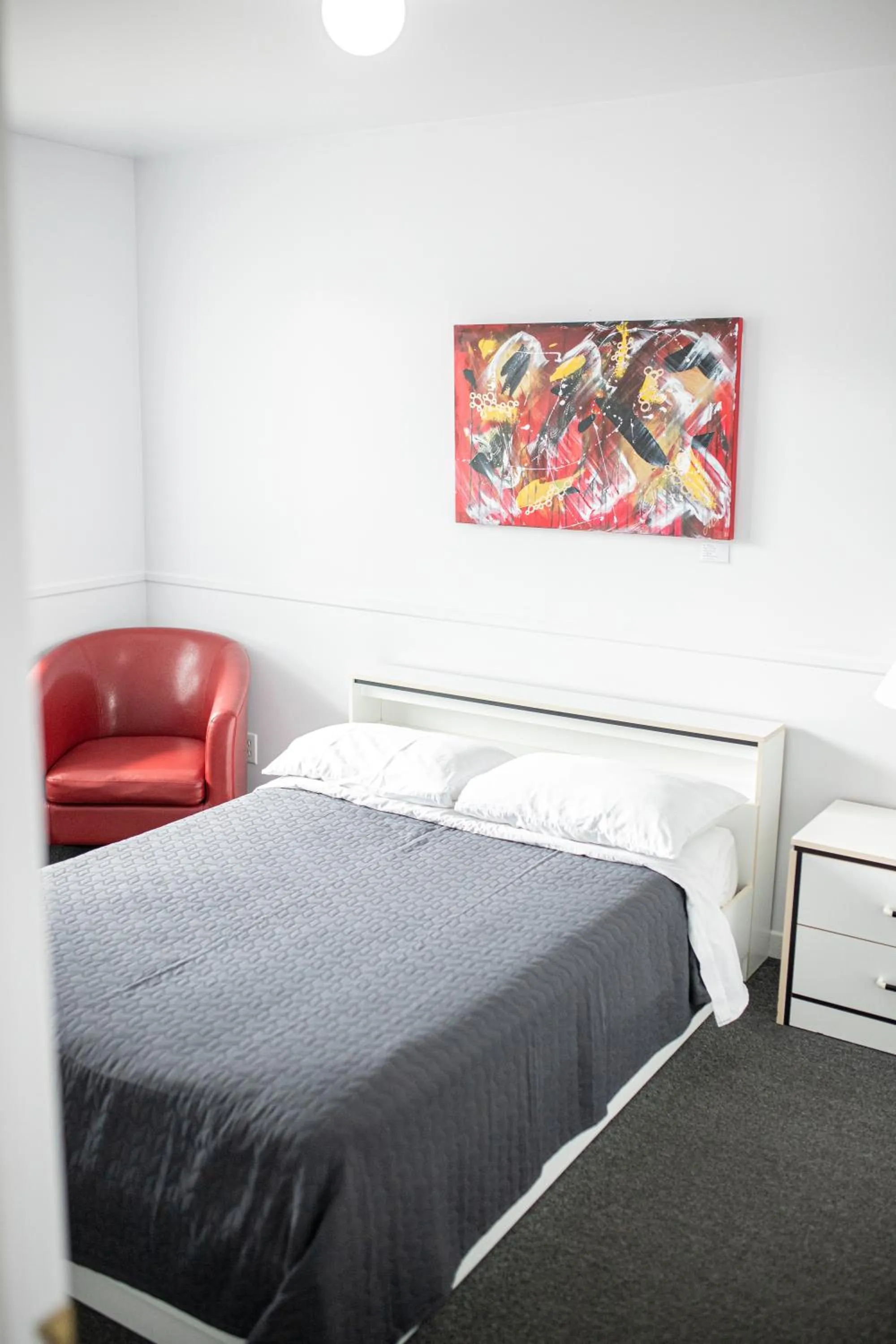 Bedroom, Bed in Motel Et Condo Chez Charley