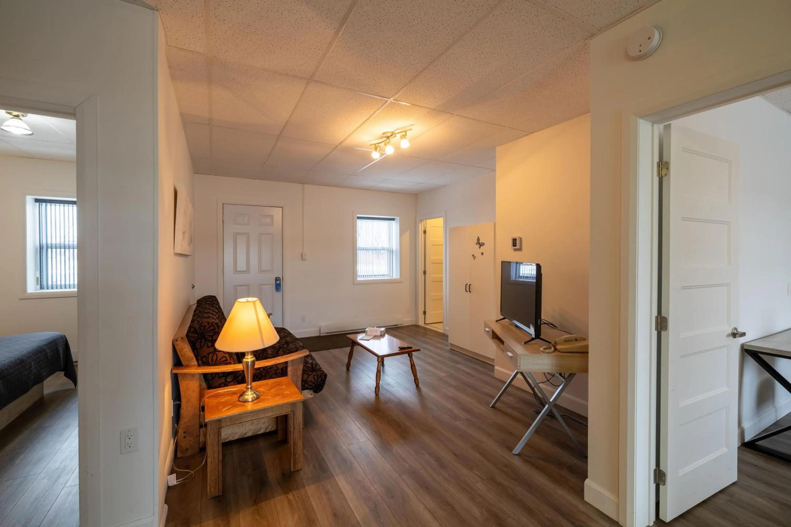 TV and multimedia in Motel Et Condo Chez Charley