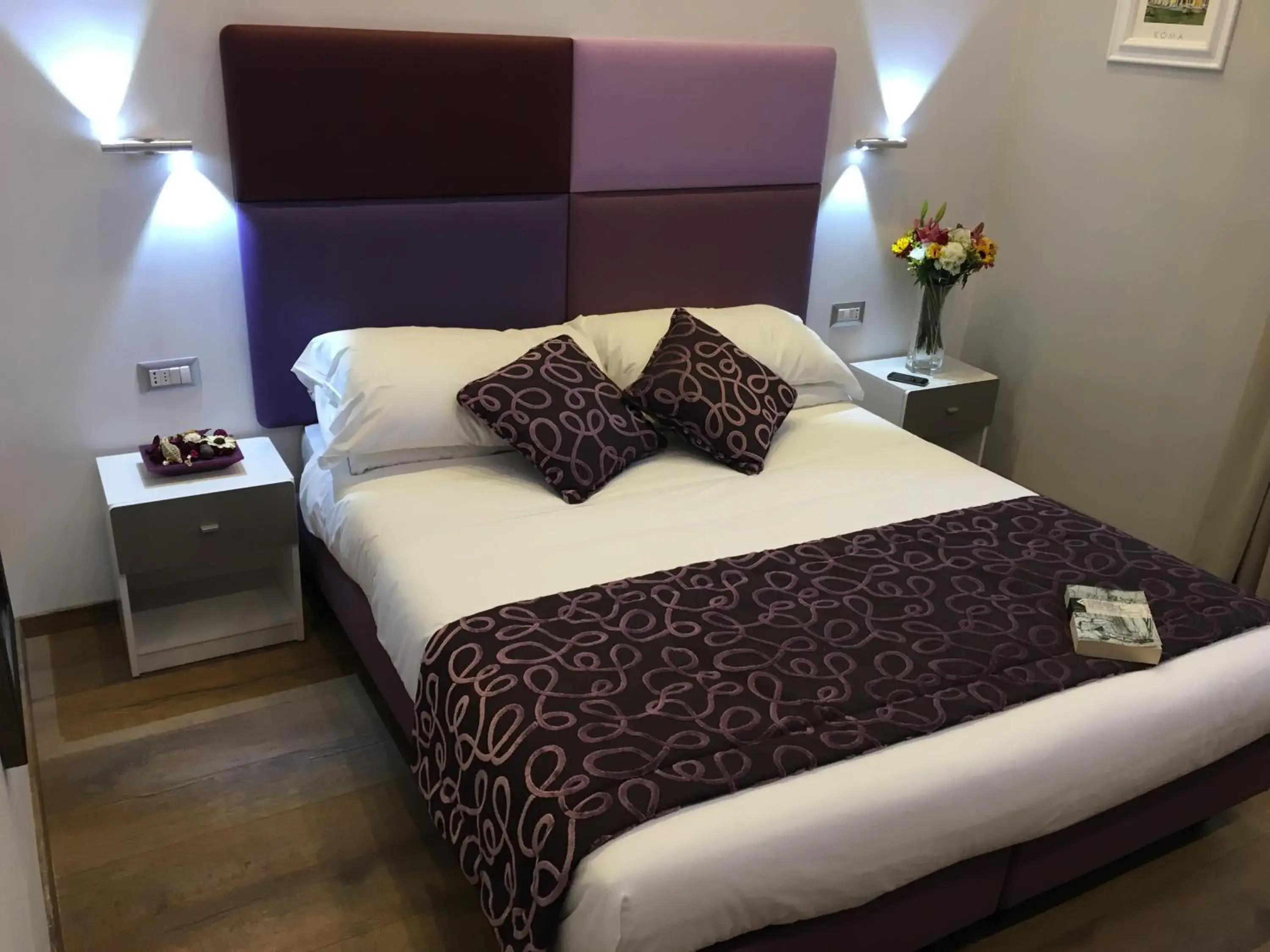 Bedroom, Bed in Roma Veneto Relais Bedroom, Bed in Roma Veneto Relais