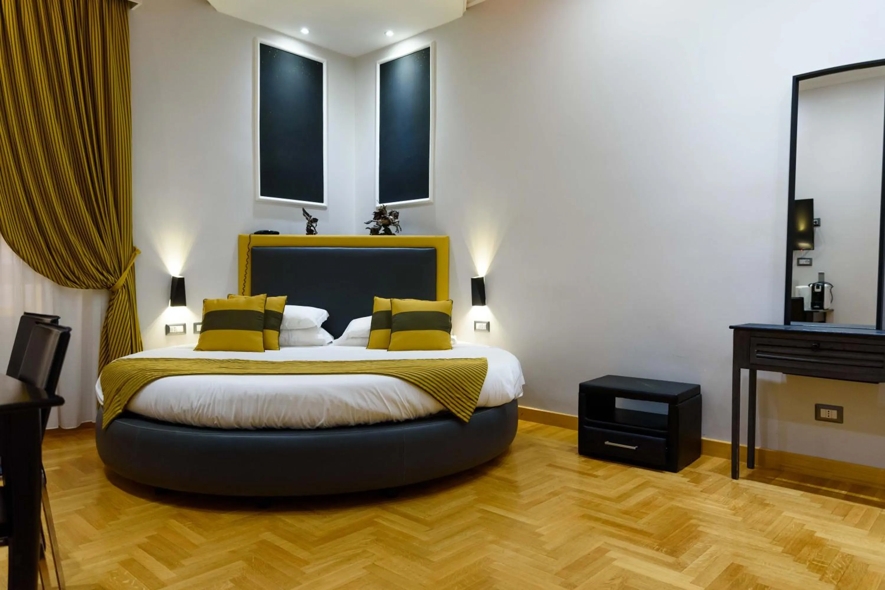 Bedroom, Bed in Roma Veneto Relais