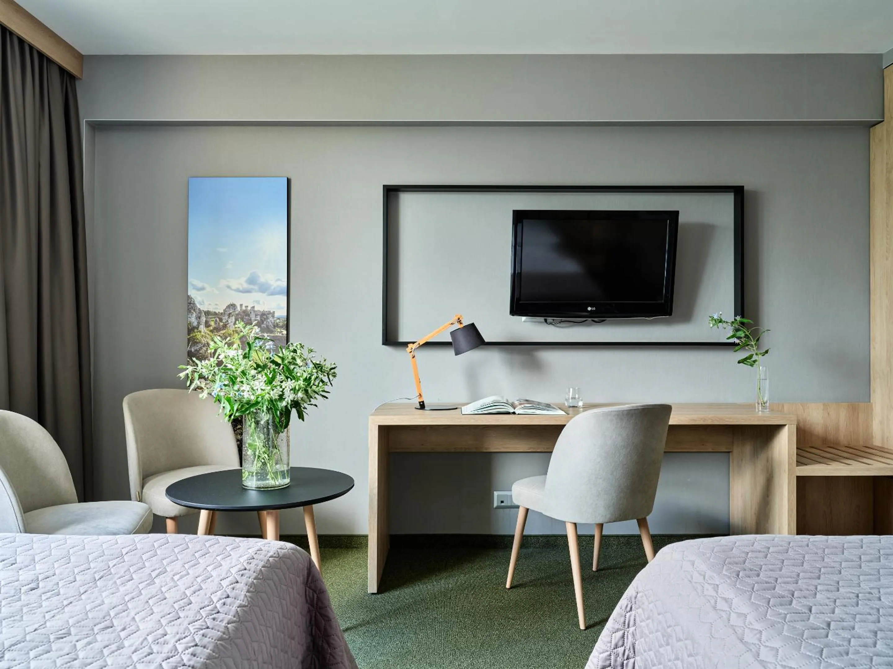 Seating area, Bed in Hotel Great Polonia Kraków Airport