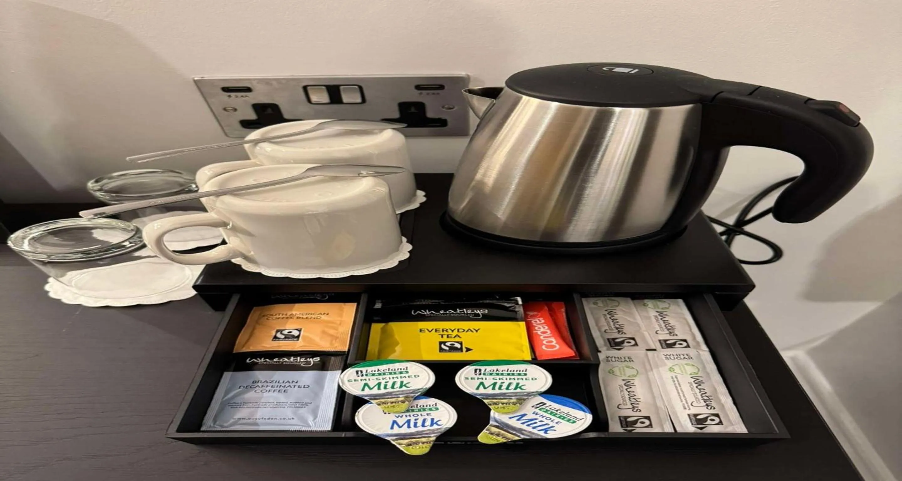 Bedroom in Four Points Flex by Sheraton London Kensington Olympia