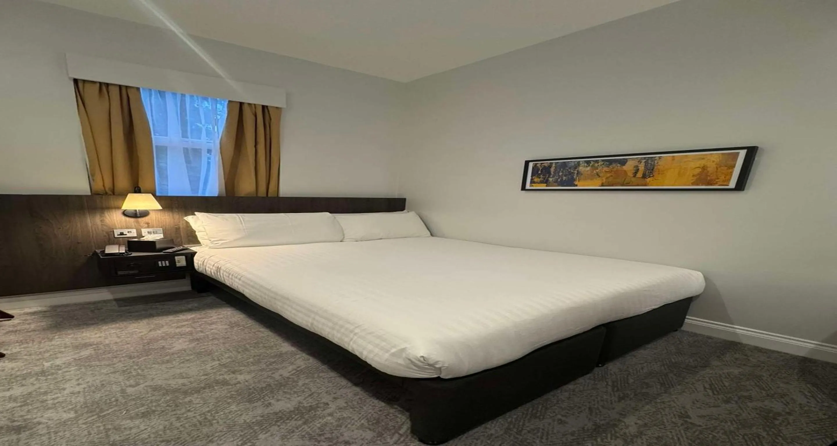 Bedroom, Bed in Four Points Flex by Sheraton London Kensington Olympia
