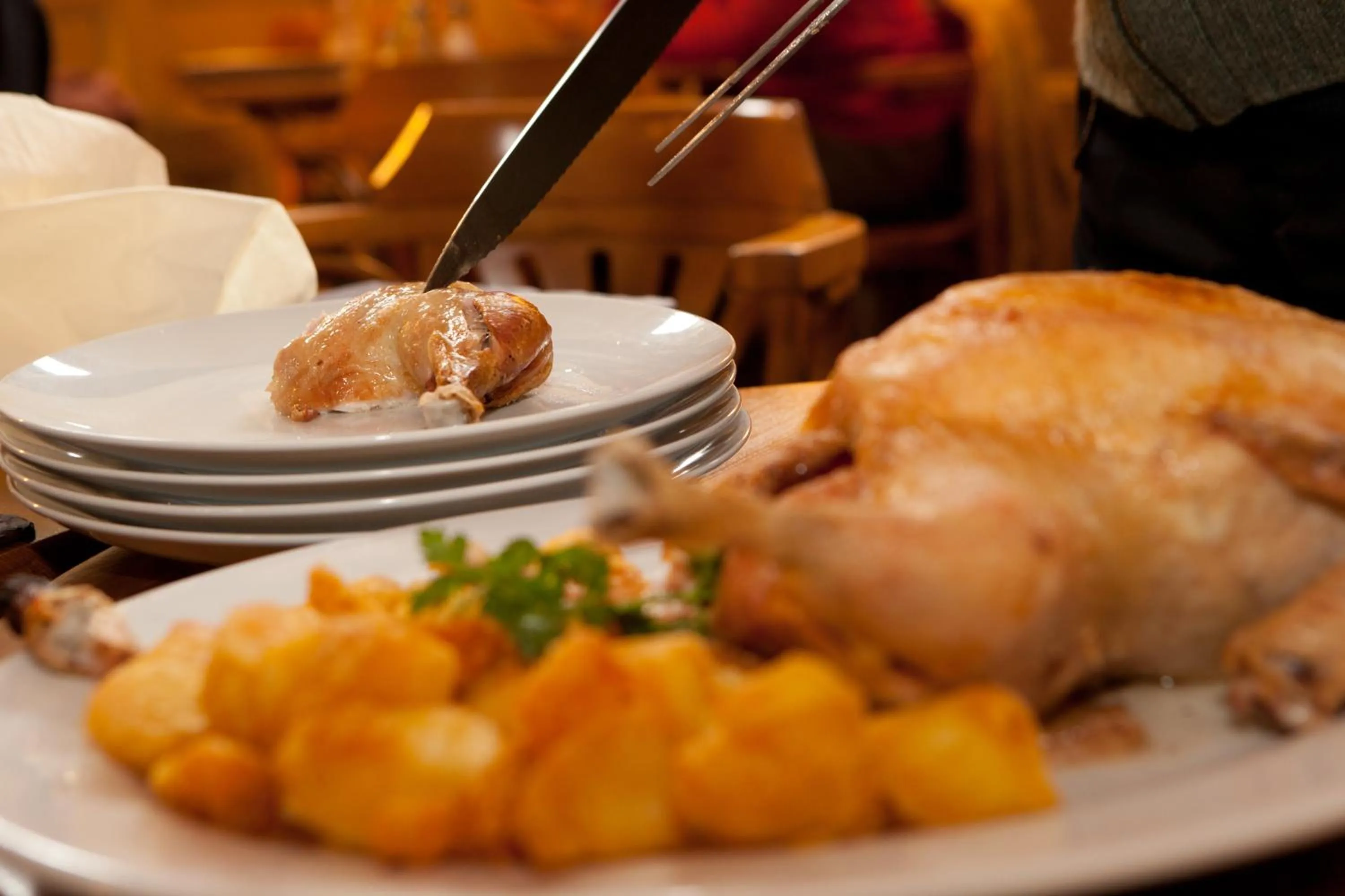 Food and drinks in The Lamplighter Dining ~ Rooms