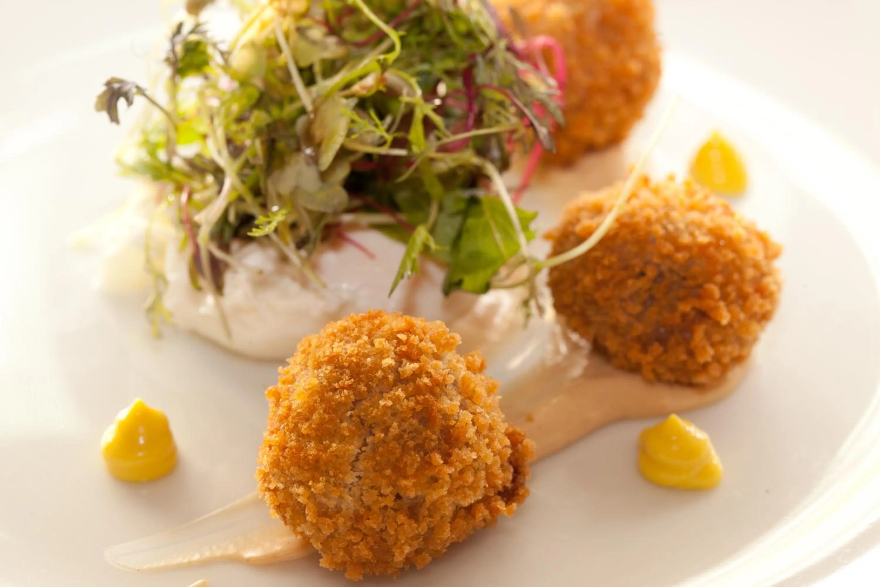 Food and drinks in The Lamplighter Dining ~ Rooms