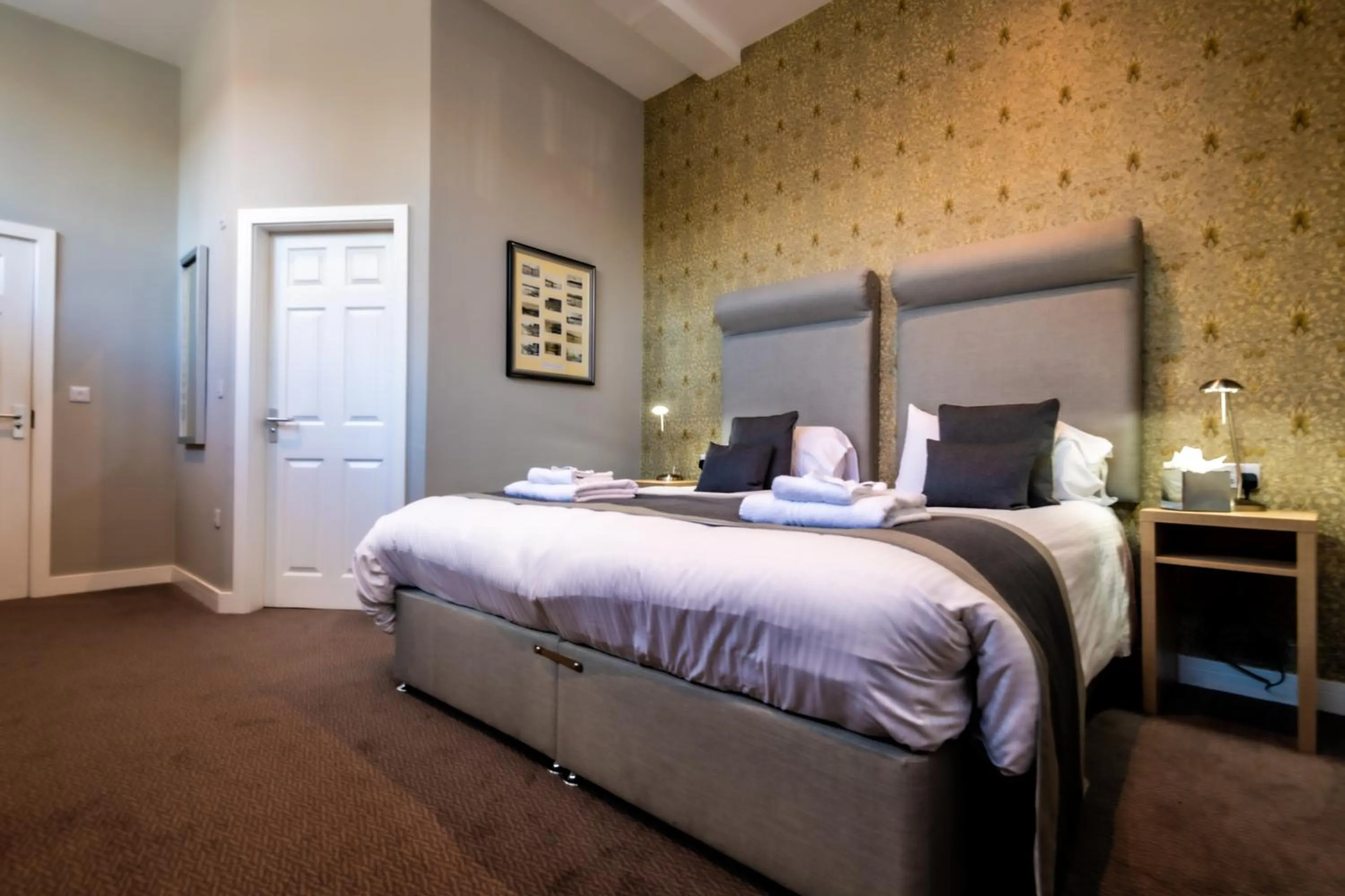 Bedroom, Bed in The Lamplighter Dining ~ Rooms