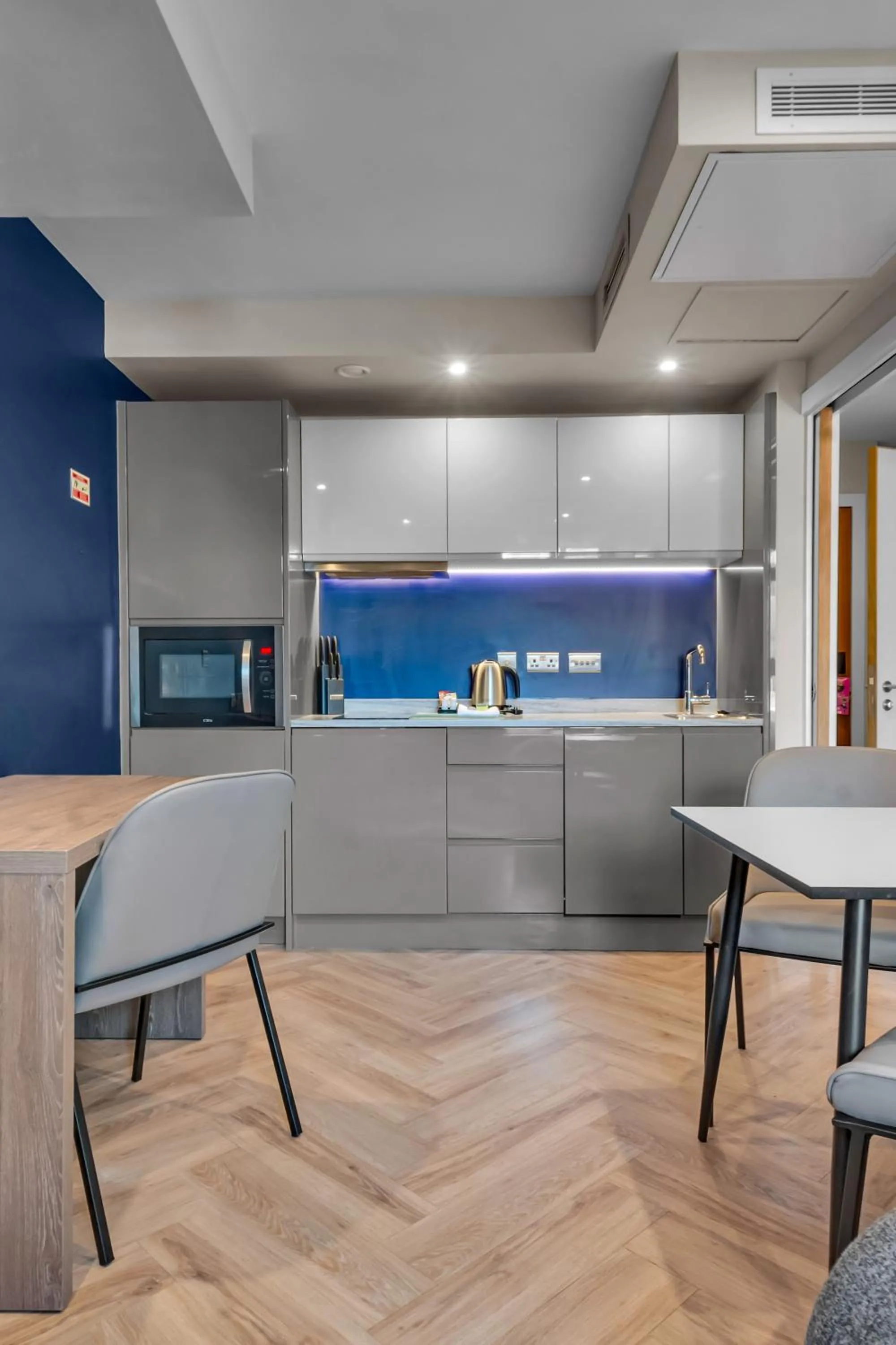 Kitchen or kitchenette in Roomzzz Leeds City