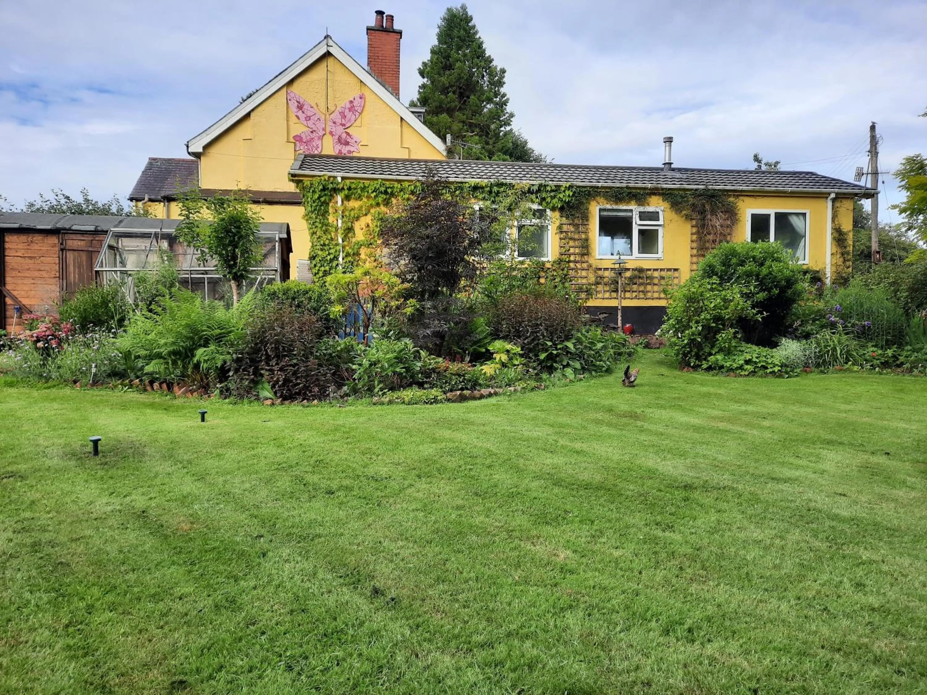 Property building in Cerdyn Villa