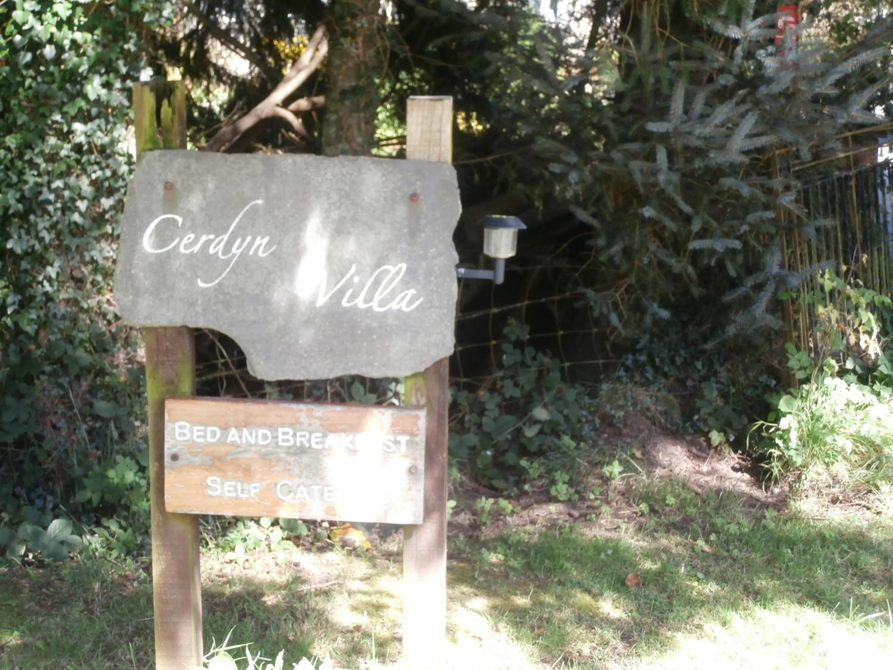Logo/Certificate/Sign in Cerdyn Villa