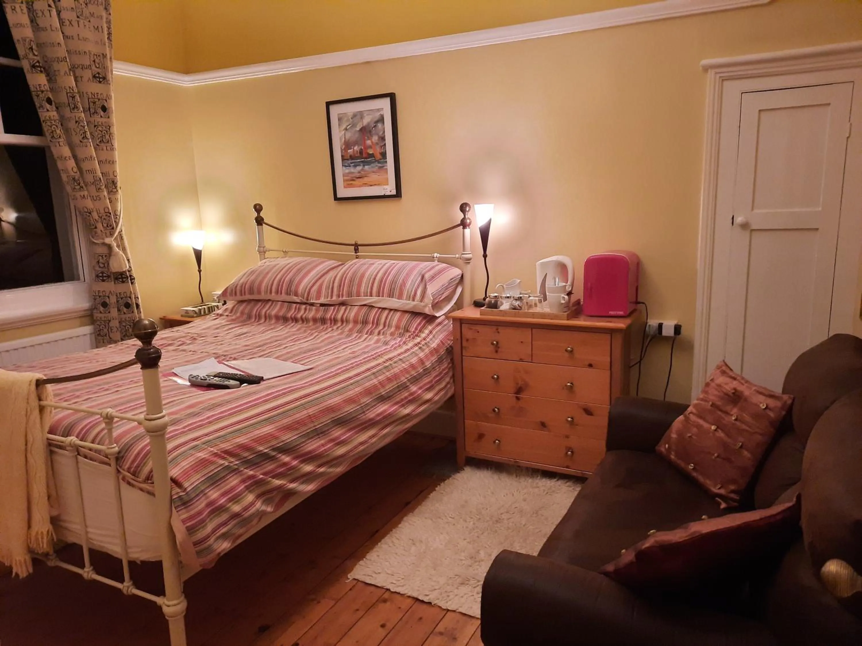 Bedroom, Bed in Cerdyn Villa