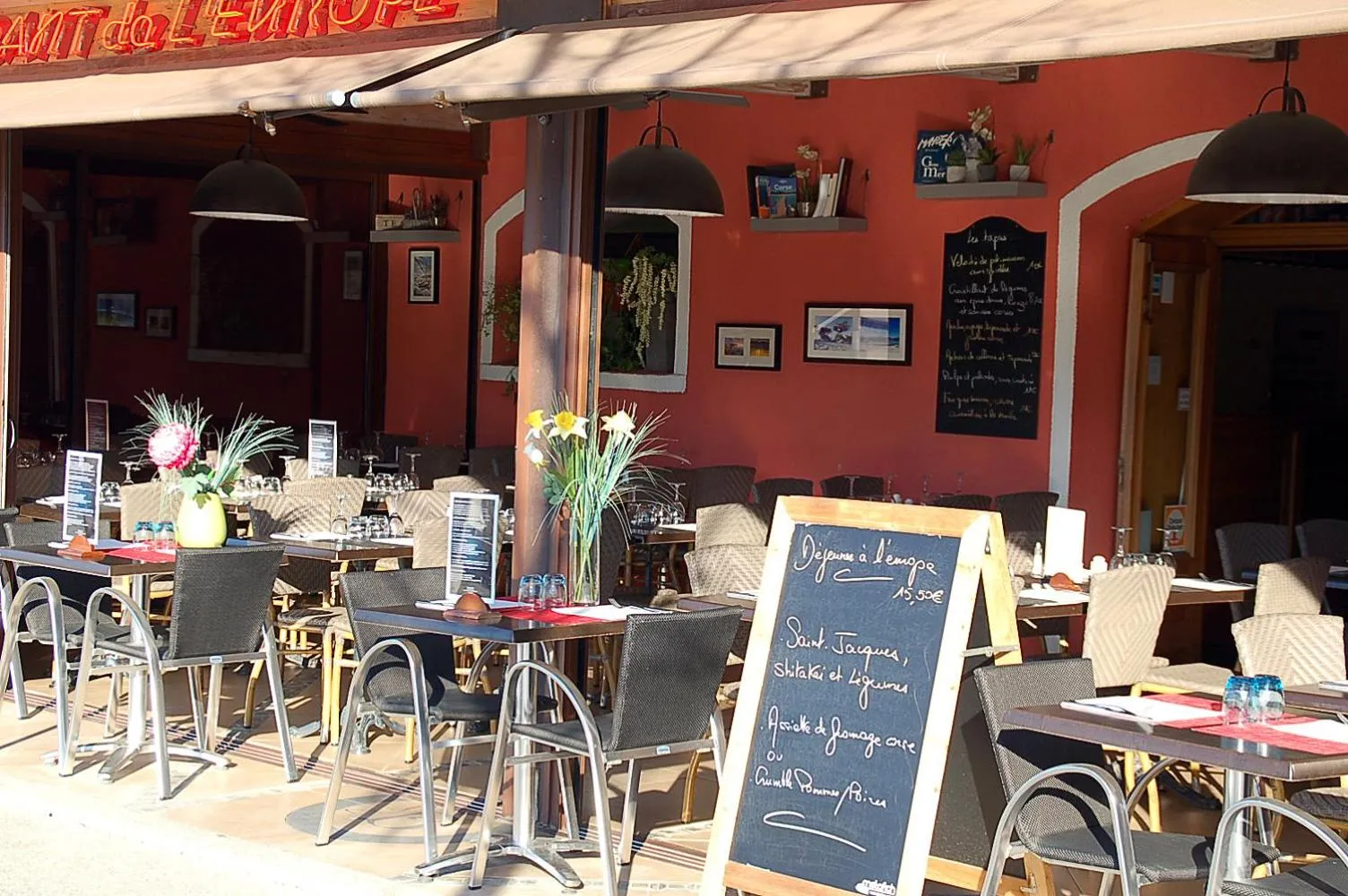 Patio in Hotel Restaurant L'Europe