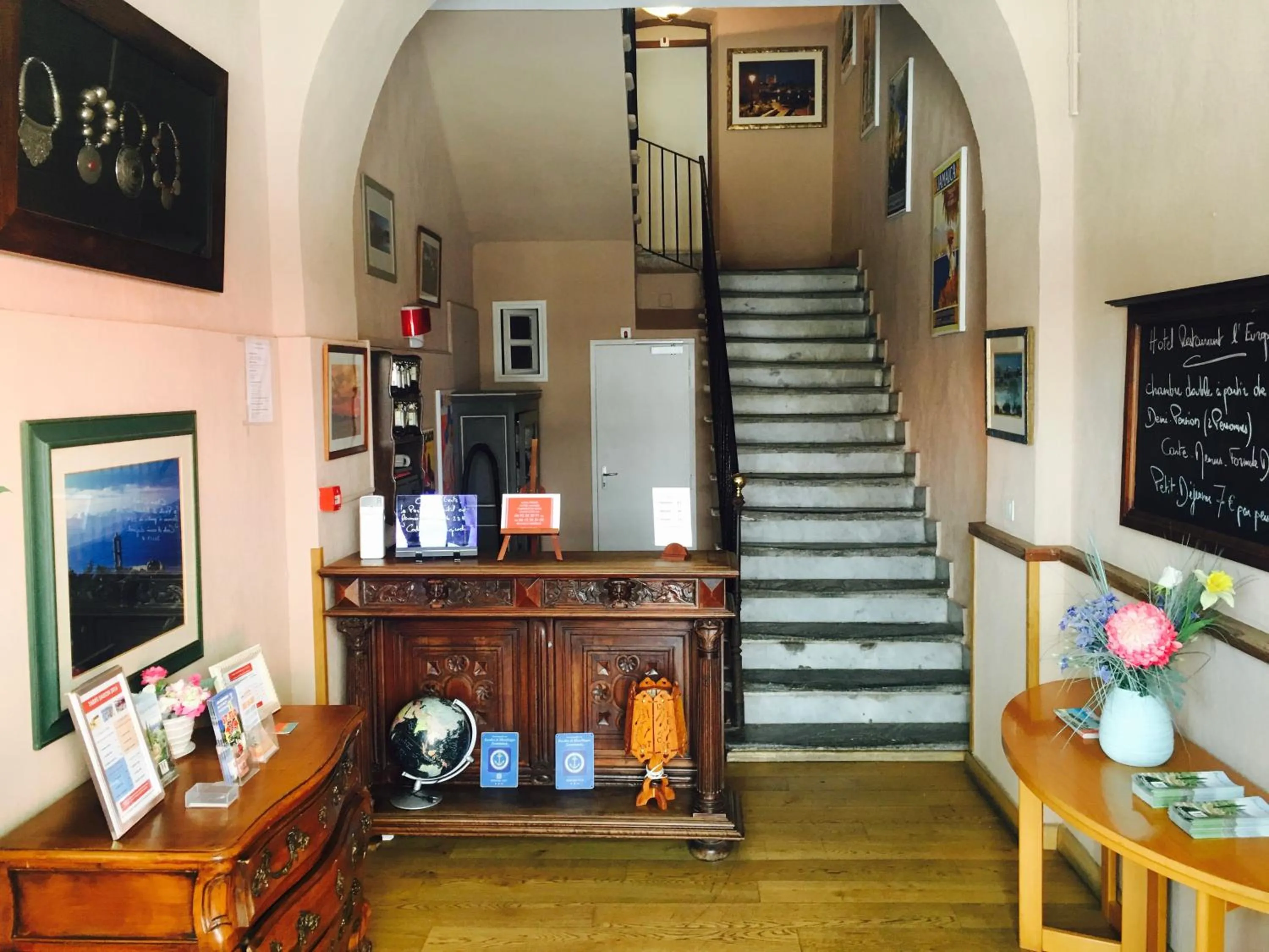 Lobby or reception in Hotel Restaurant L'Europe