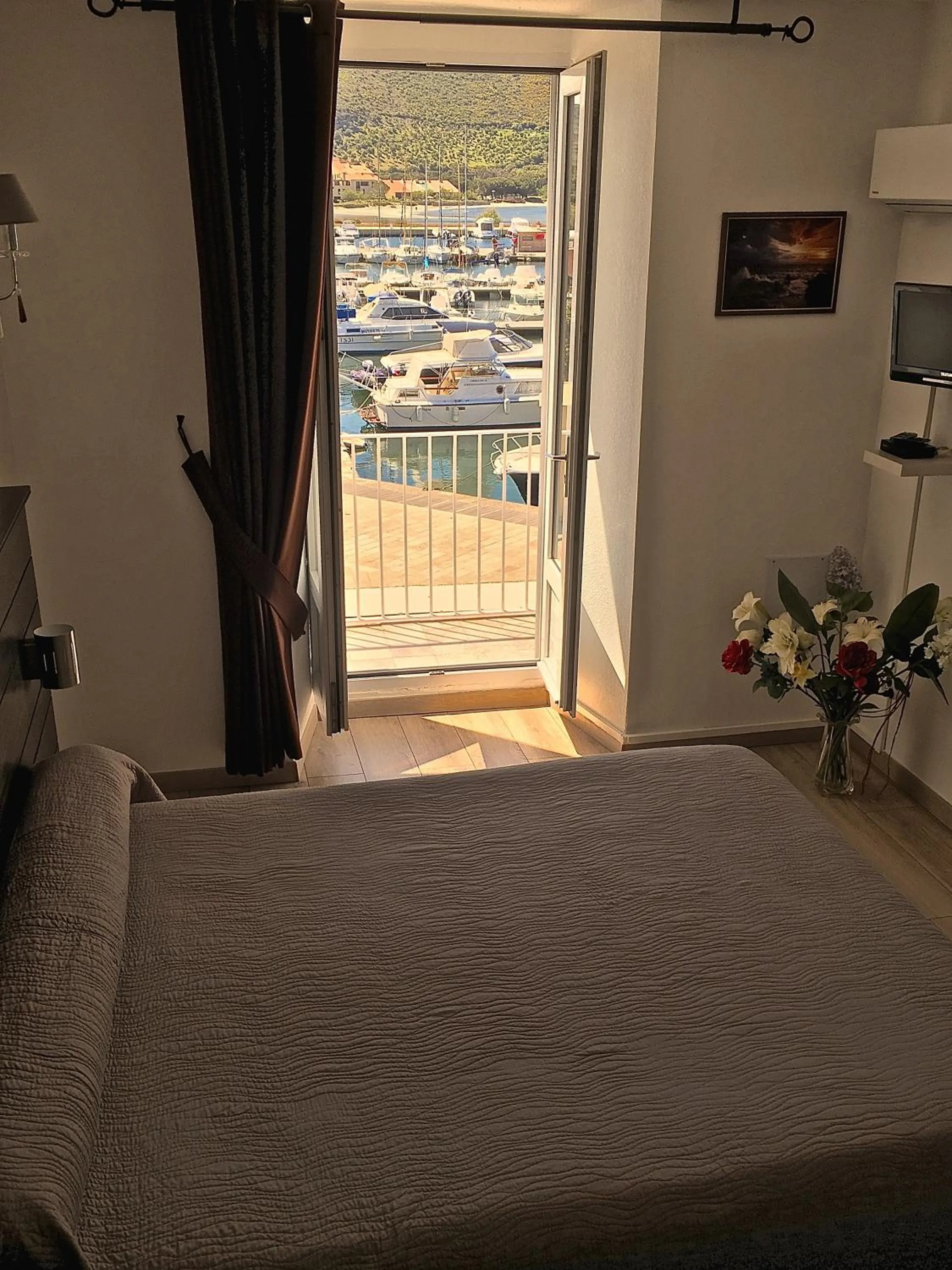 Sea view, Bed in Hotel Restaurant L'Europe