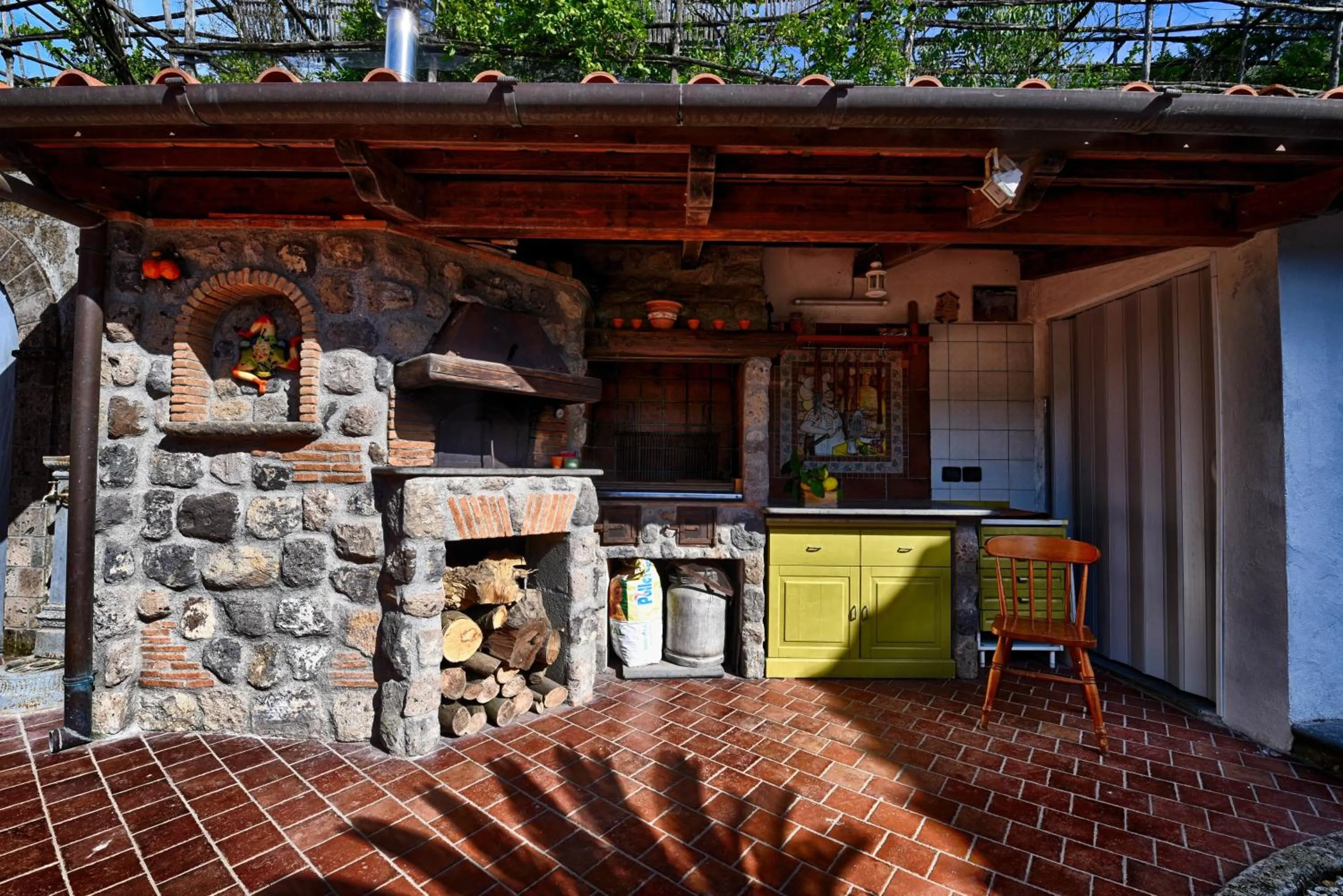 Property building in Sosò