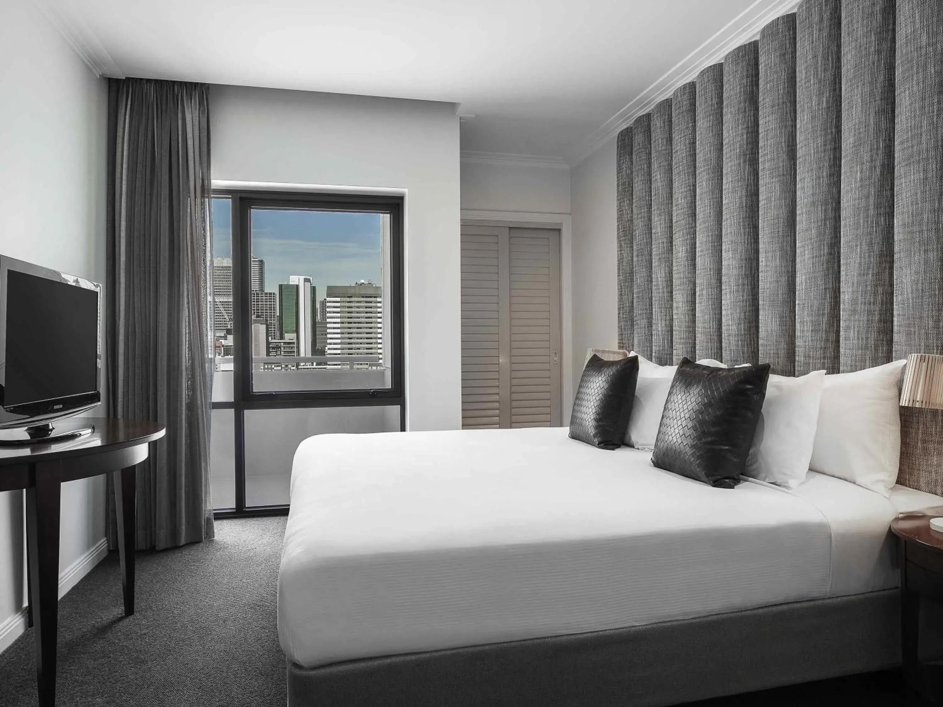 Bedroom, Bed in Mantra on Russell Bedroom, Bed in Mantra on Russell