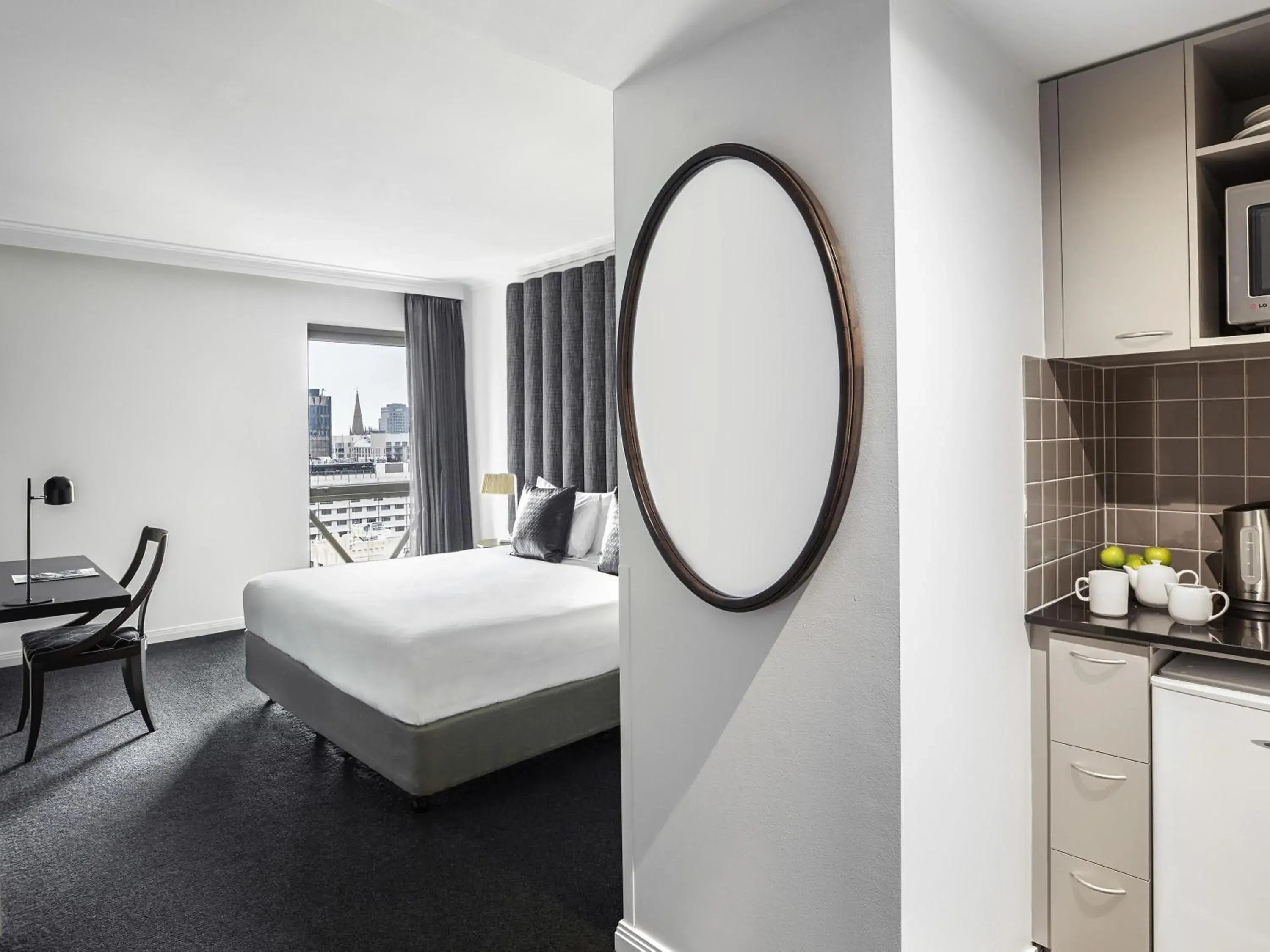 Bedroom, Bed in Mantra on Russell Bedroom, Bed in Mantra on Russell