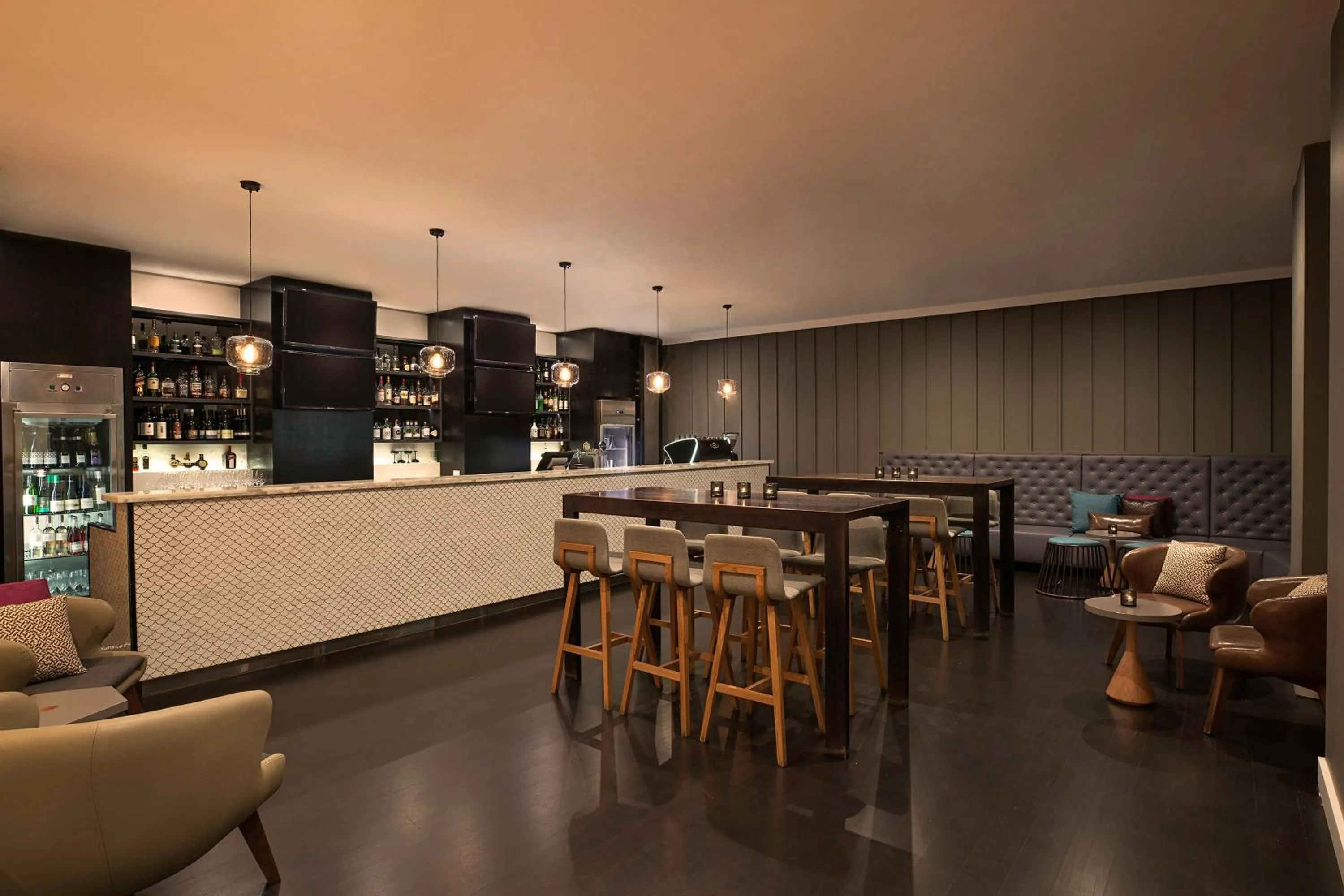 Restaurant/places to eat in Mantra on Russell