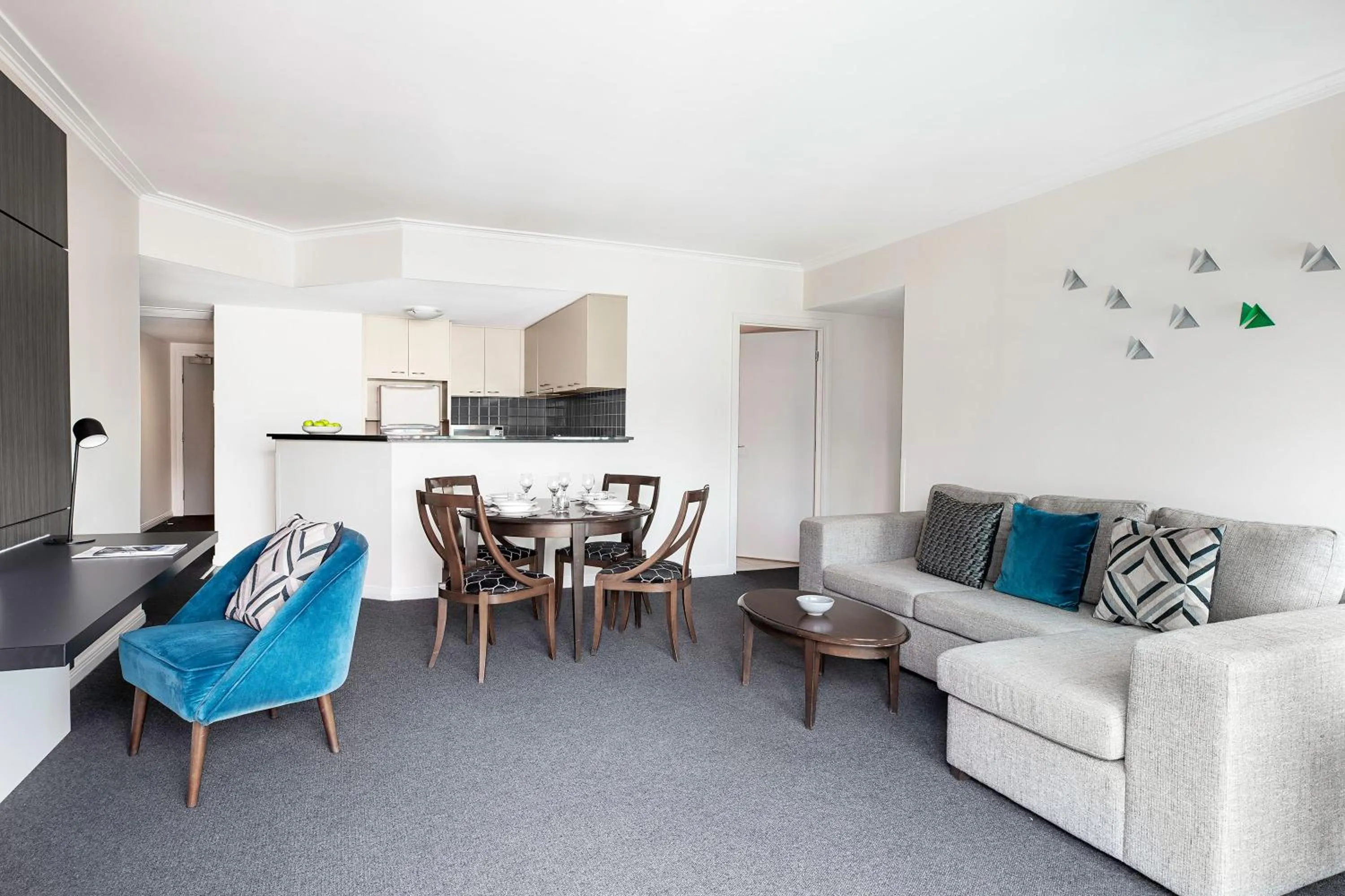 Kitchen or kitchenette in Mantra on Russell