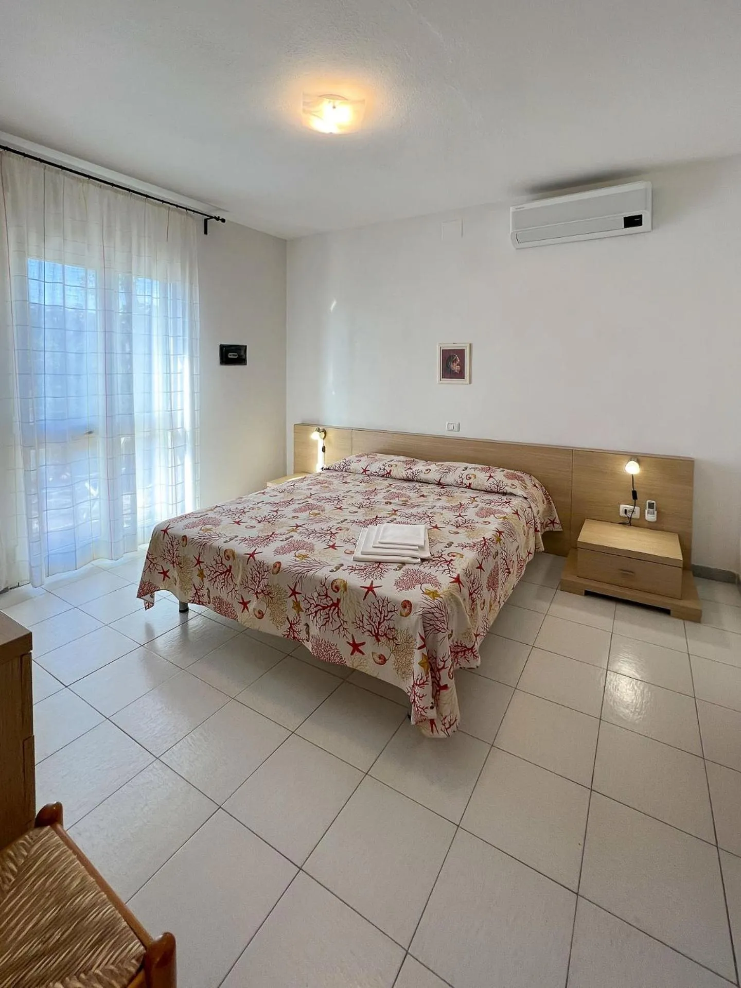 Bedroom, Bed in Mandel Residence by Mandel Club