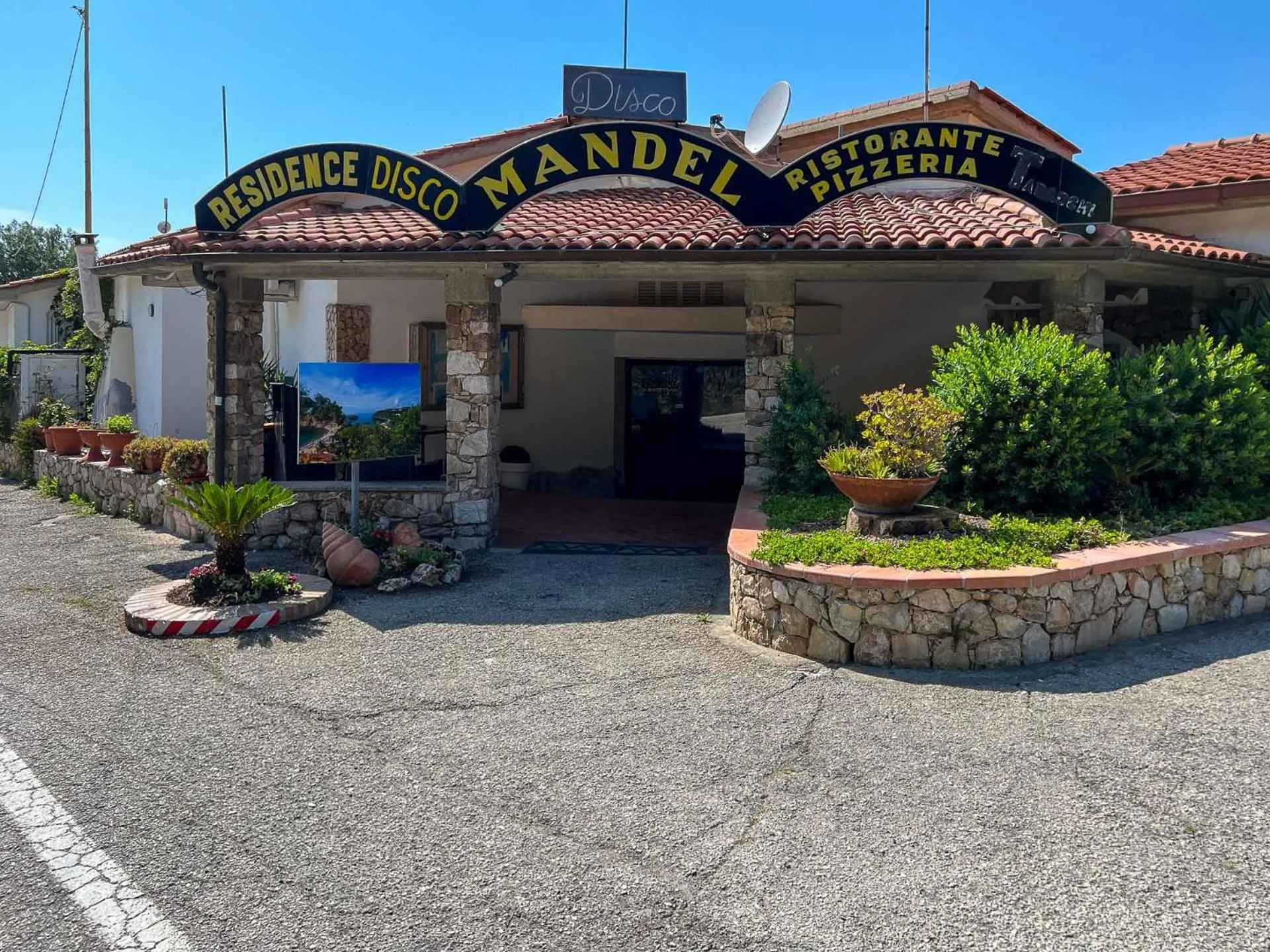 Property building in Mandel Residence by Mandel Club