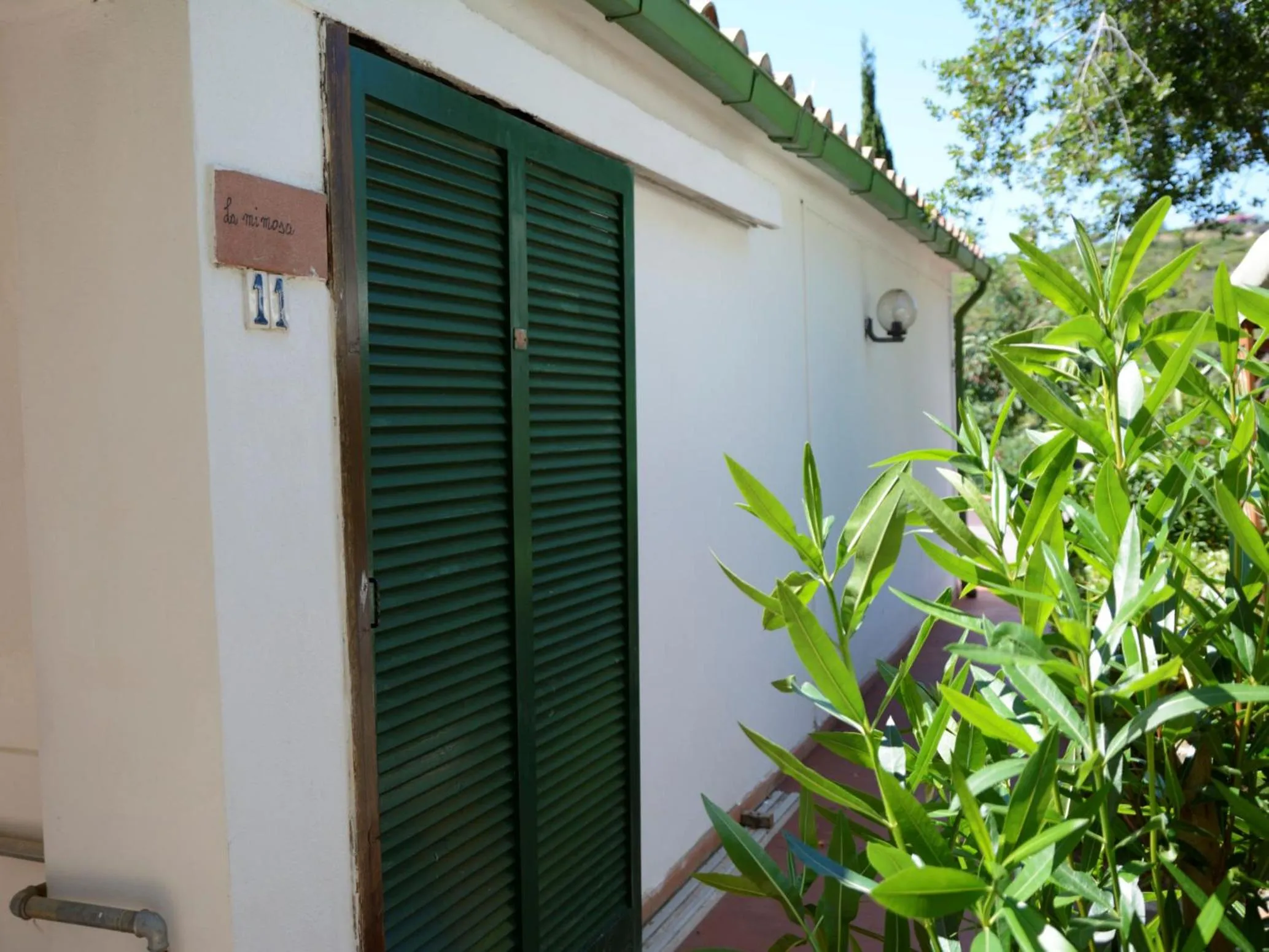 Property building in Mandel Residence by Mandel Club