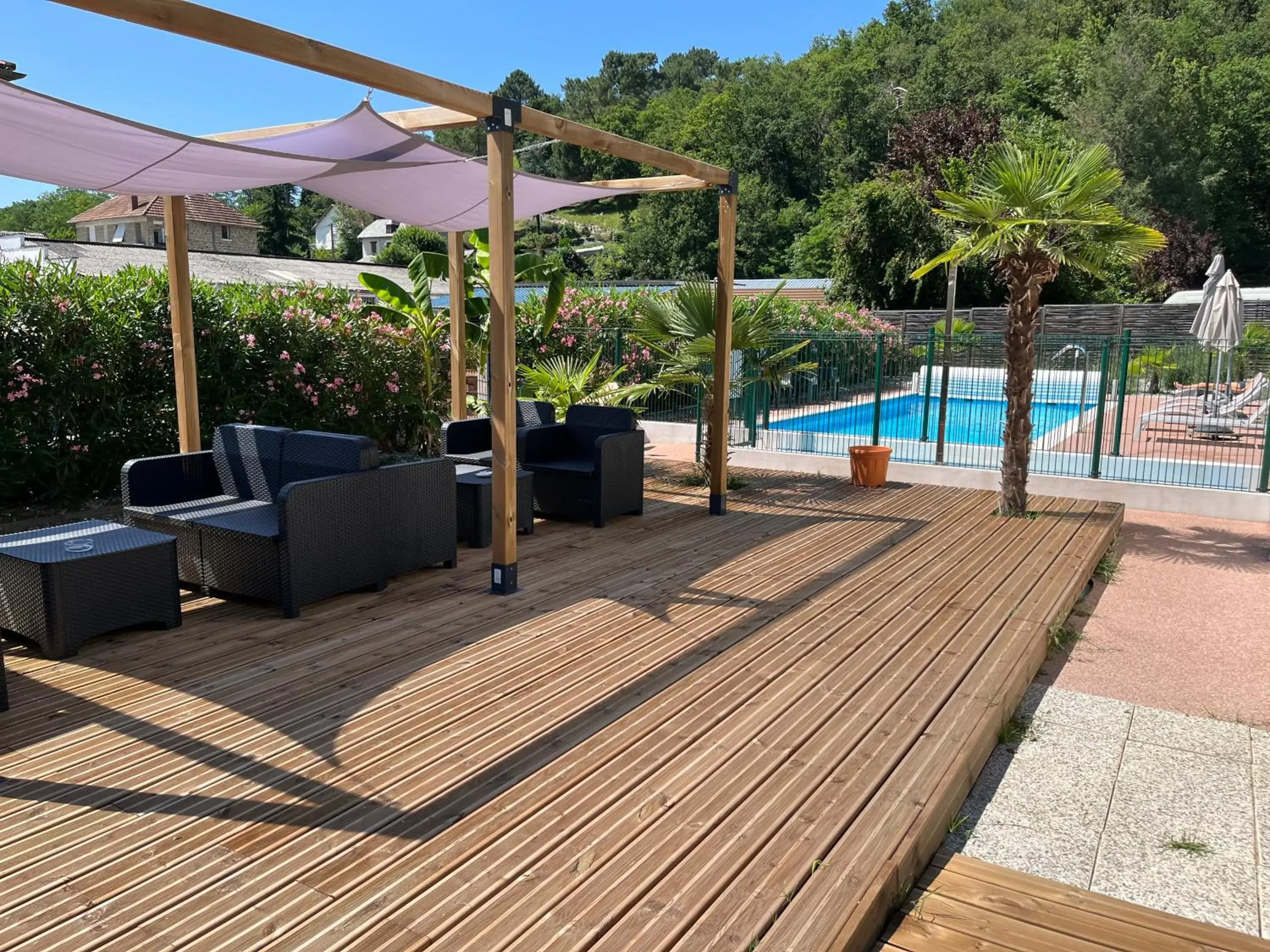 Swimming pool in Brit Hotel Brive La Gaillarde - Restaurant La Limousine Swimming pool in Brit Hotel Brive La Gaillarde - Restaurant La Limousine