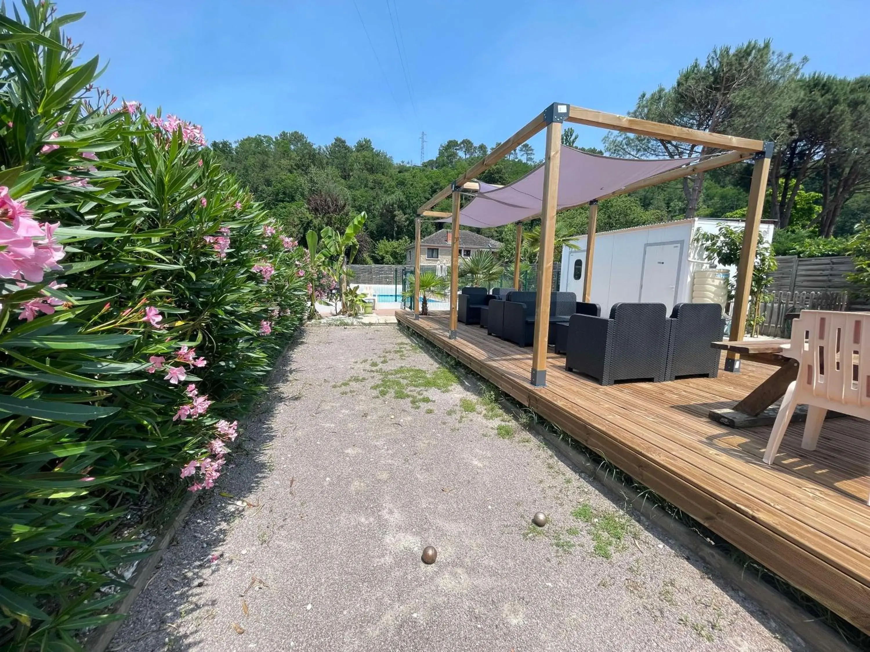 Property building in Brit Hotel Brive La Gaillarde - Restaurant La Limousine Property building in Brit Hotel Brive La Gaillarde - Restaurant La Limousine