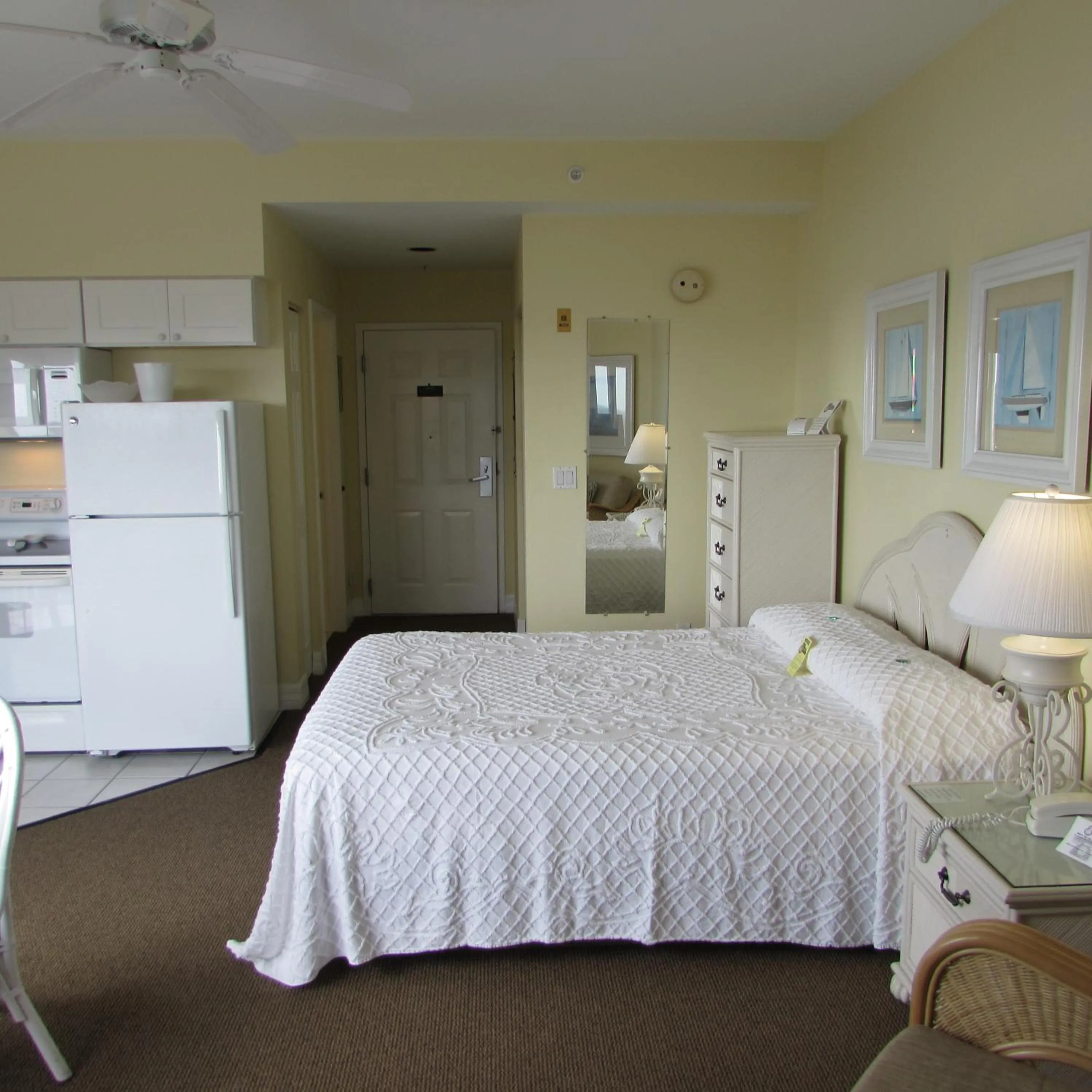 Bed in Edison Beach House