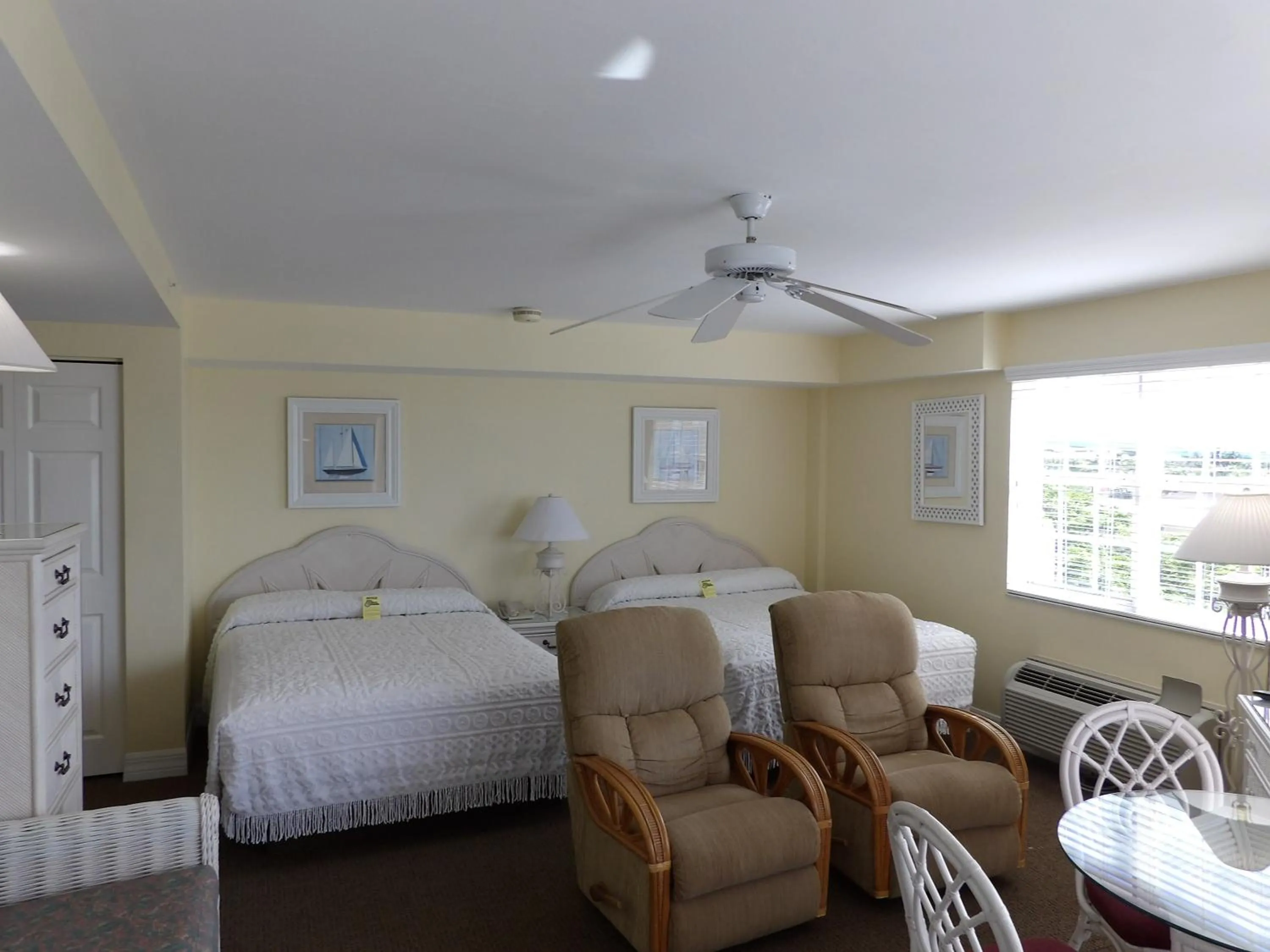 Bed in Edison Beach House