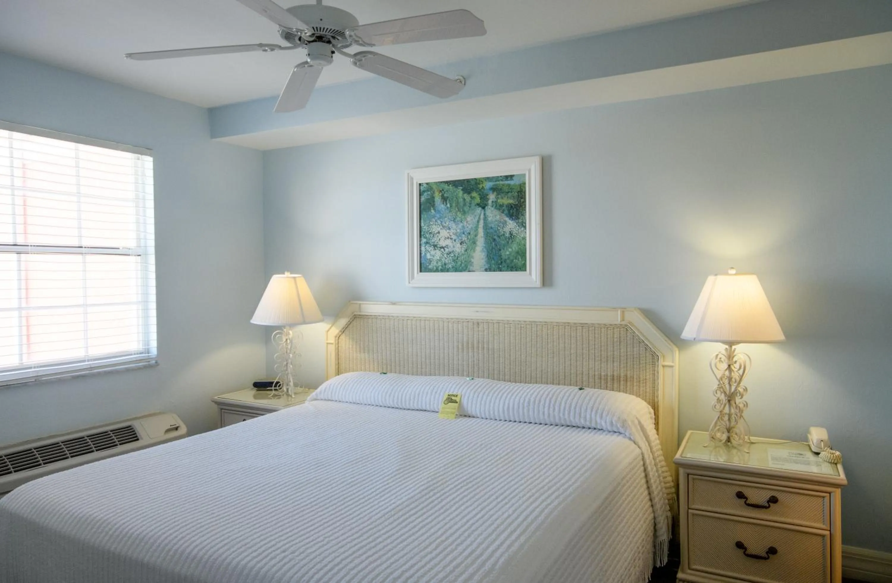 Bed in Edison Beach House