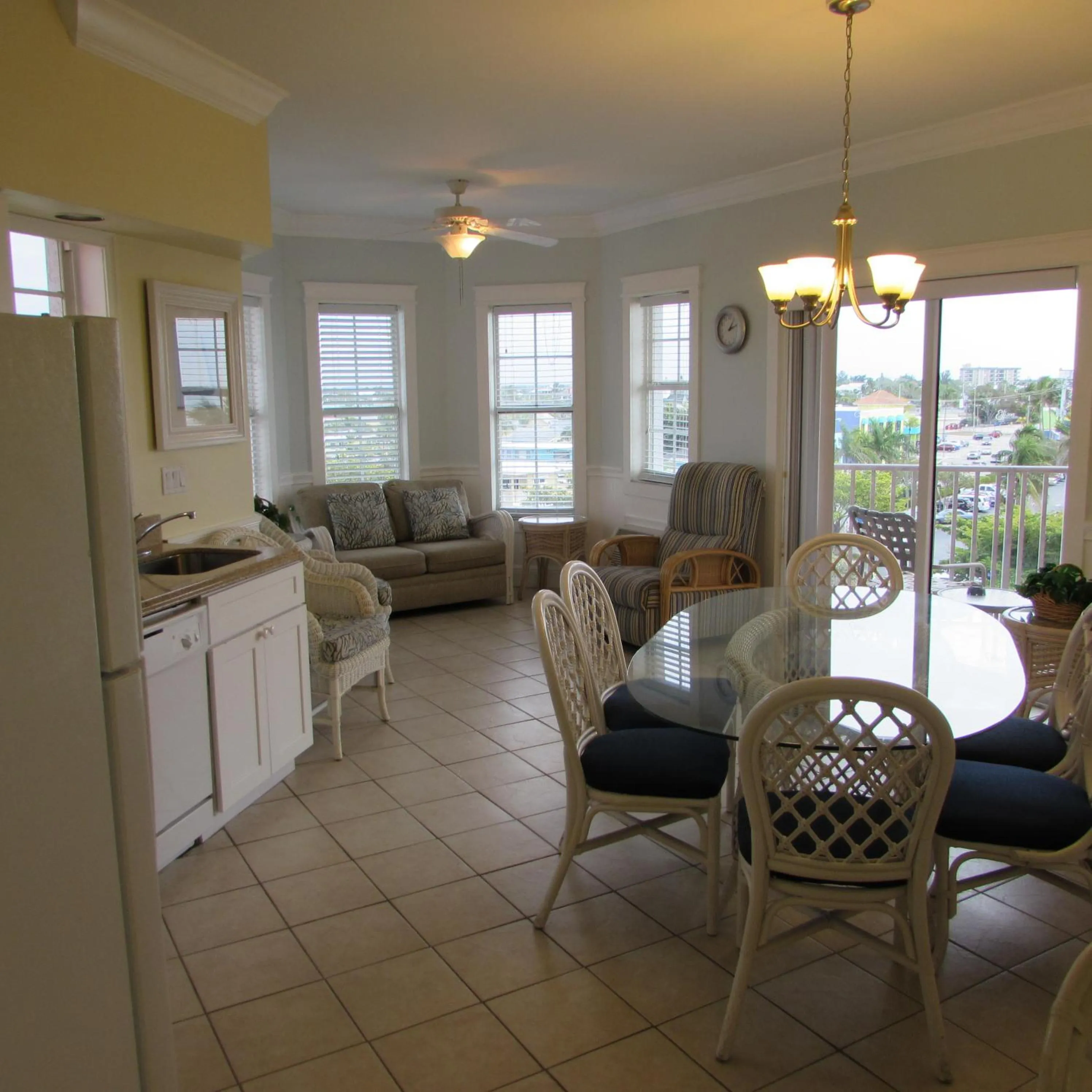 Dining area in Edison Beach House