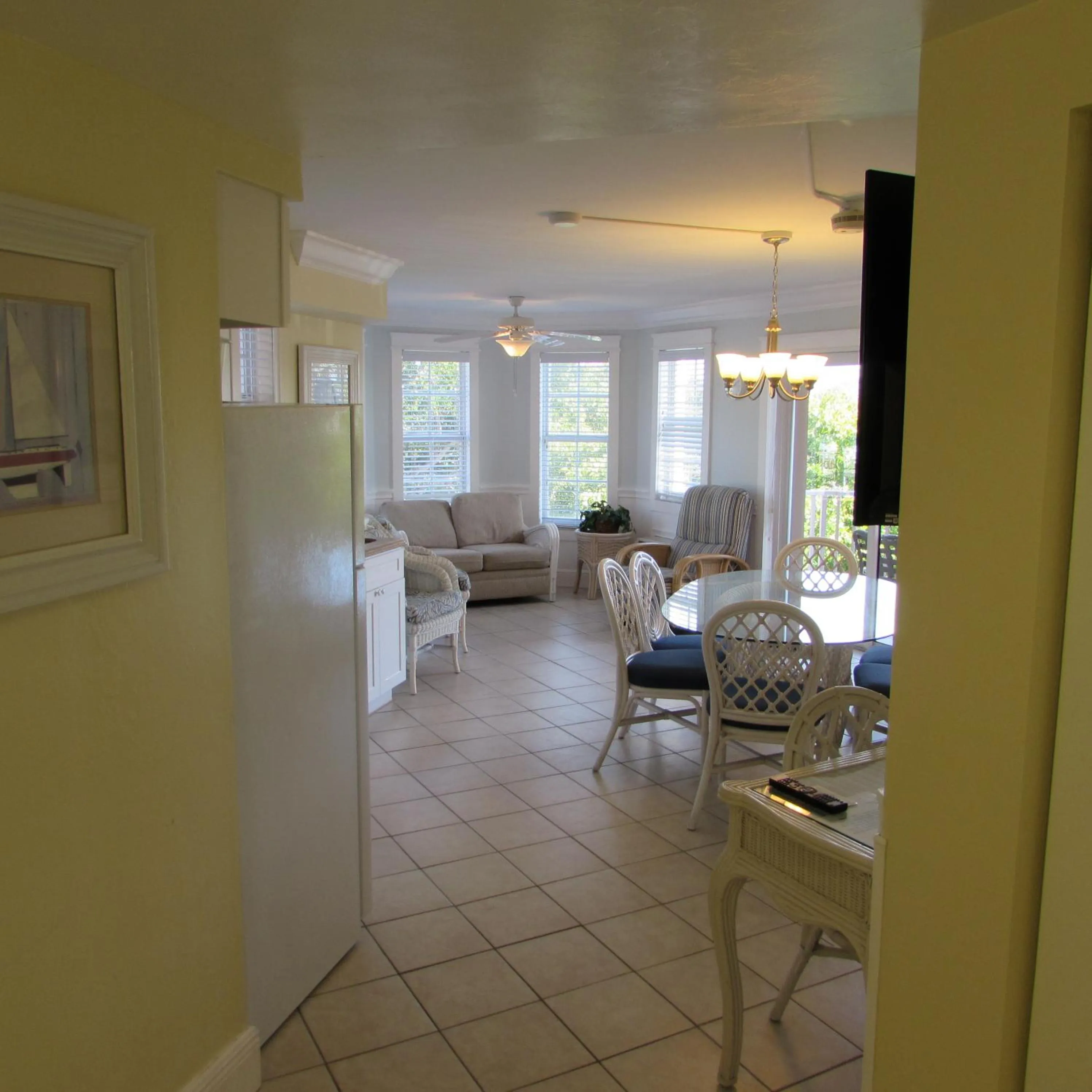 Dining area in Edison Beach House
