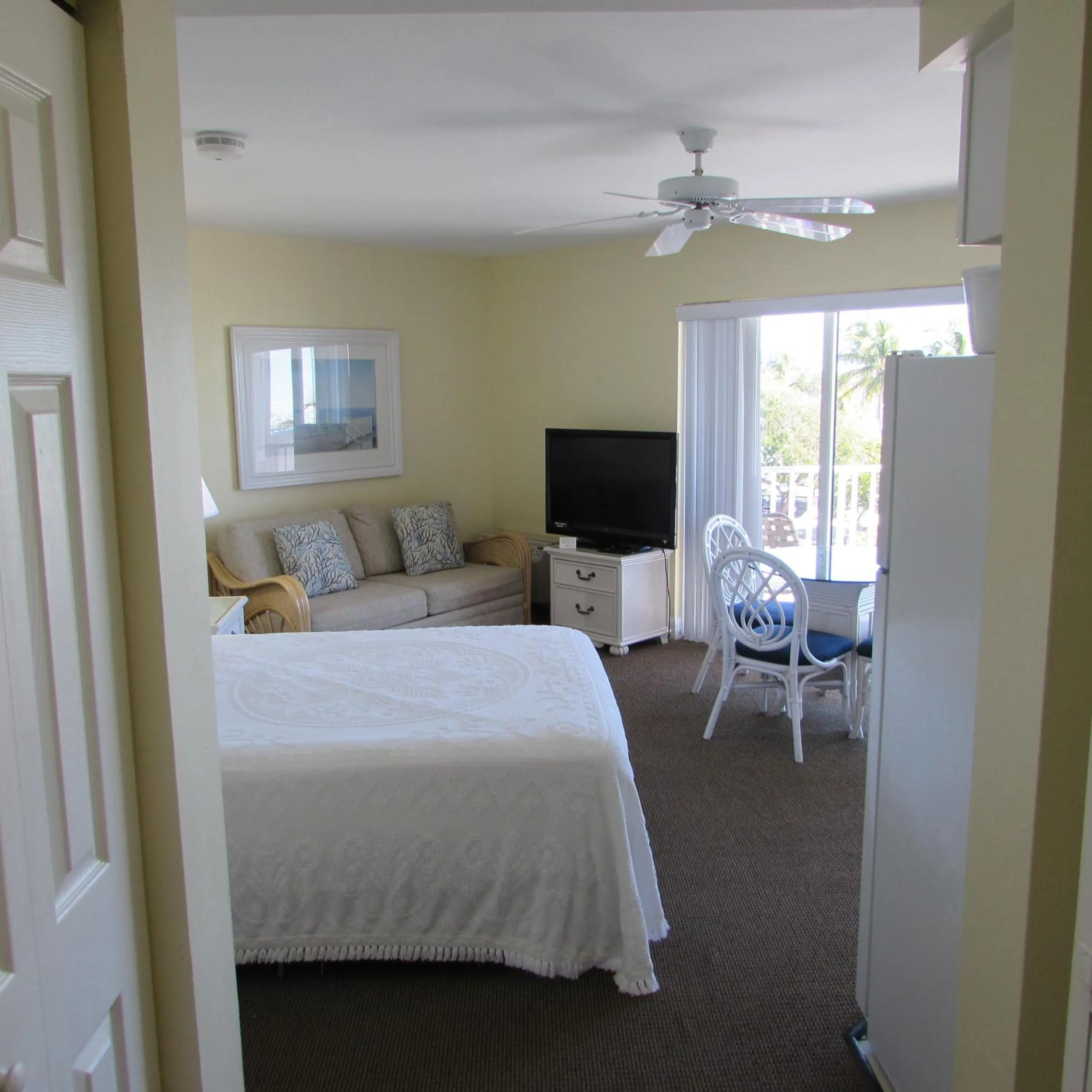 Bed in Edison Beach House