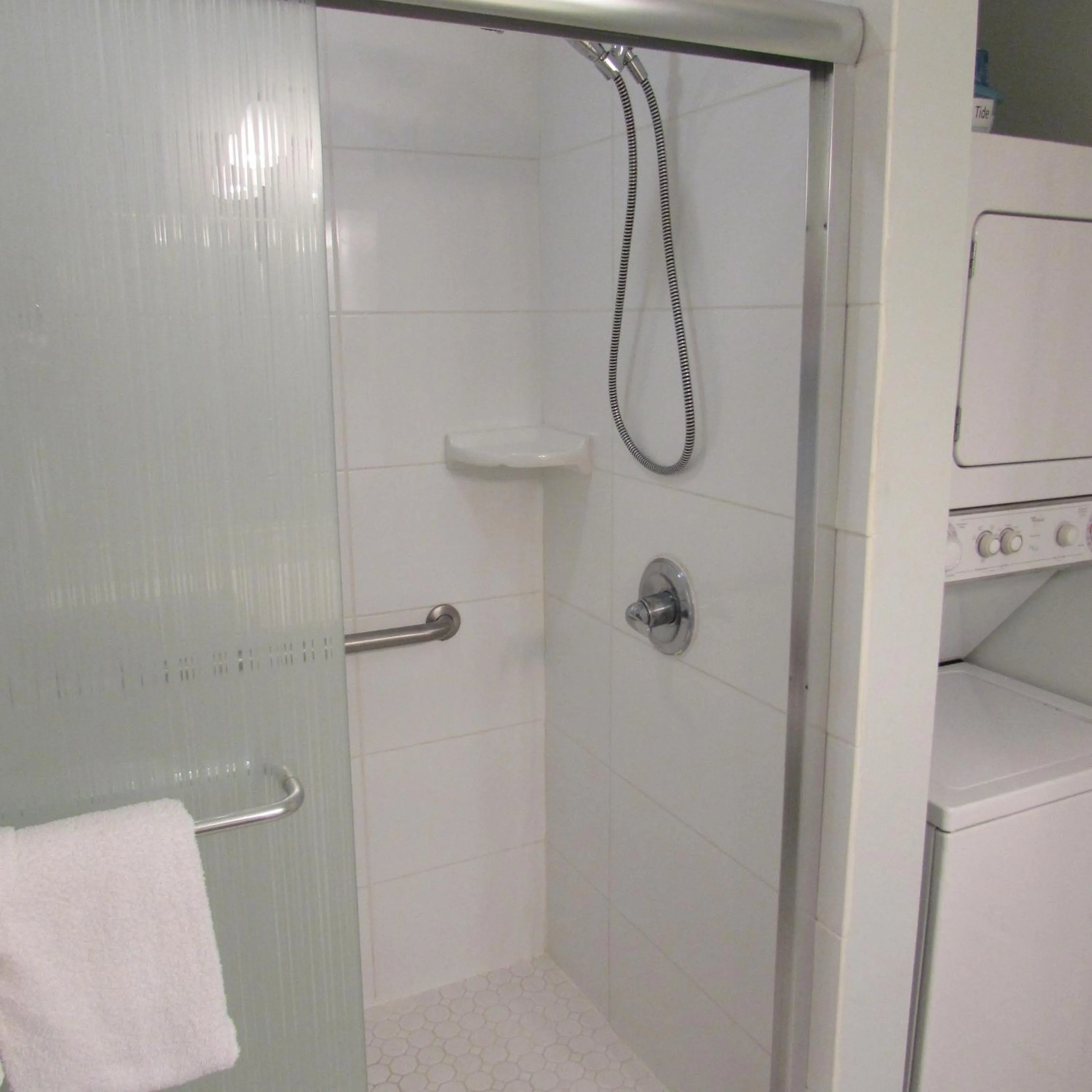 Shower in Edison Beach House