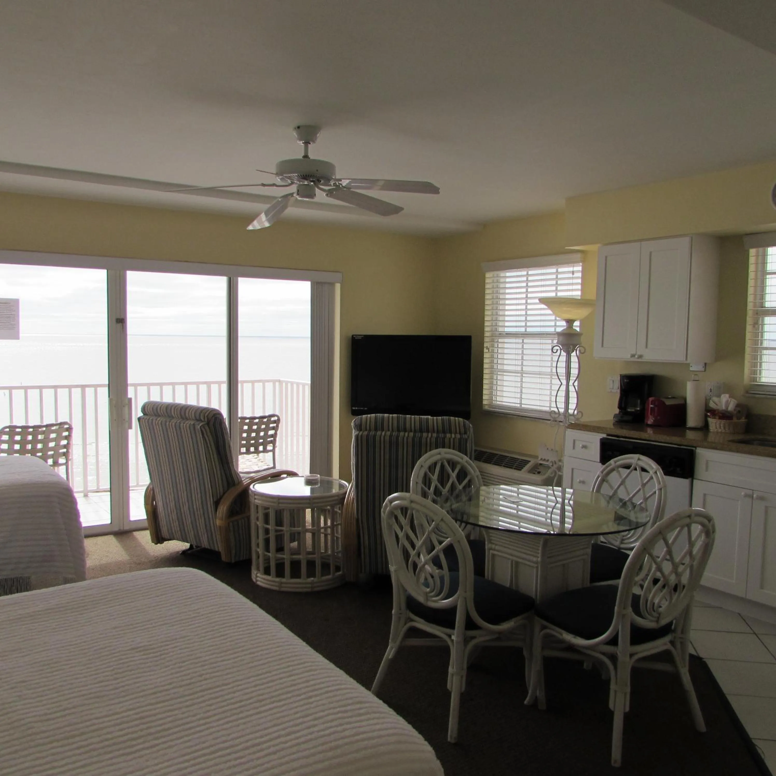 Living room in Edison Beach House