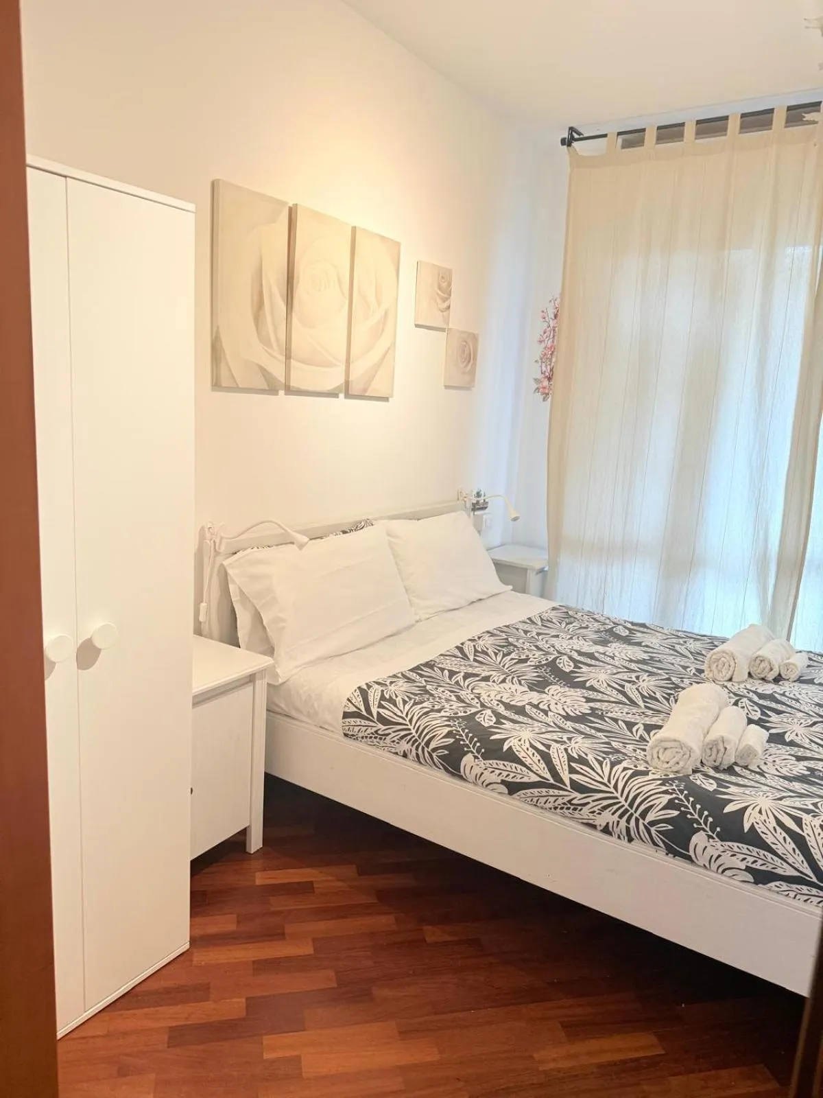 Bed in Leonardo Rome Holidays