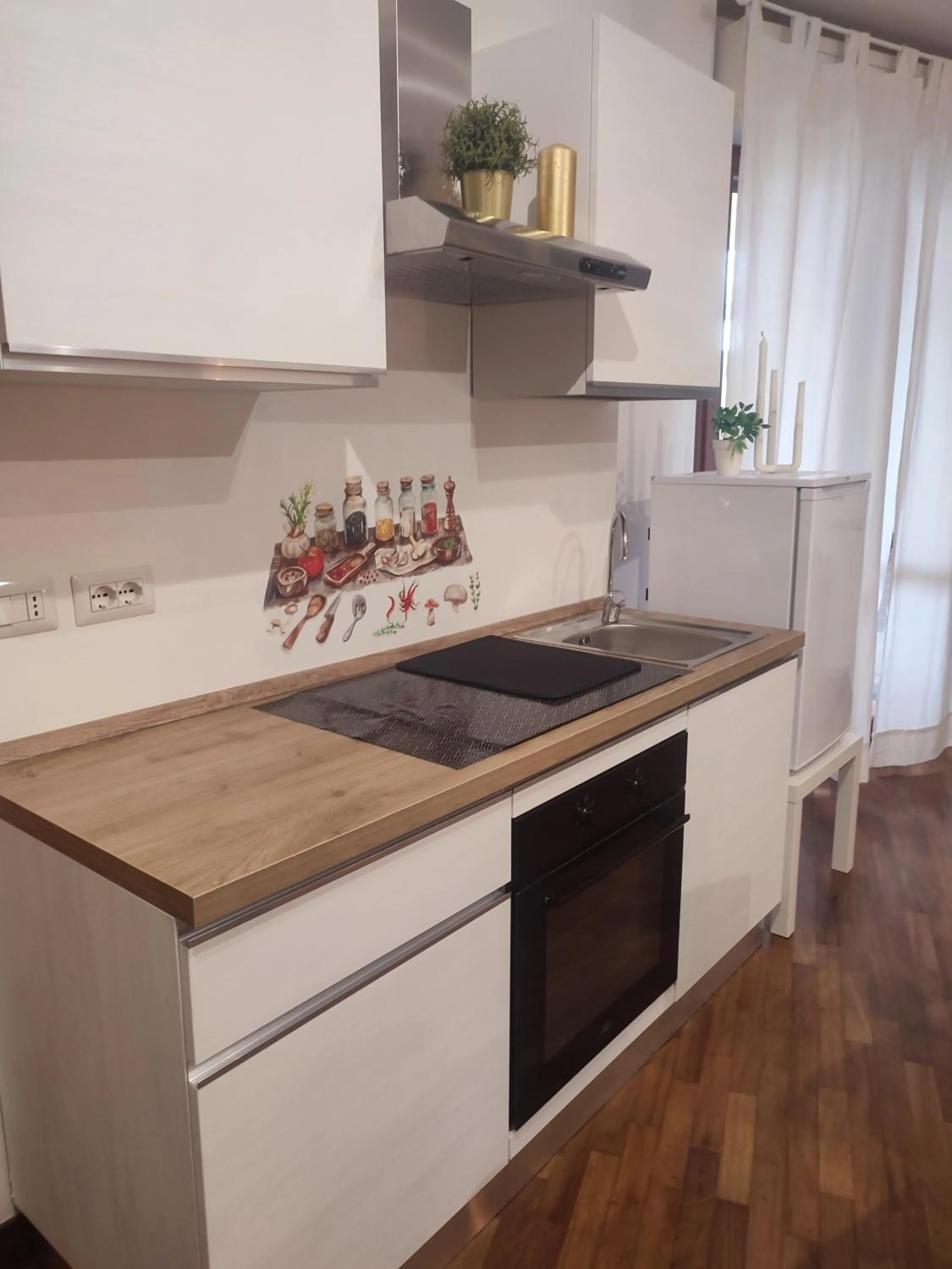Kitchen or kitchenette in Leonardo Rome Holidays