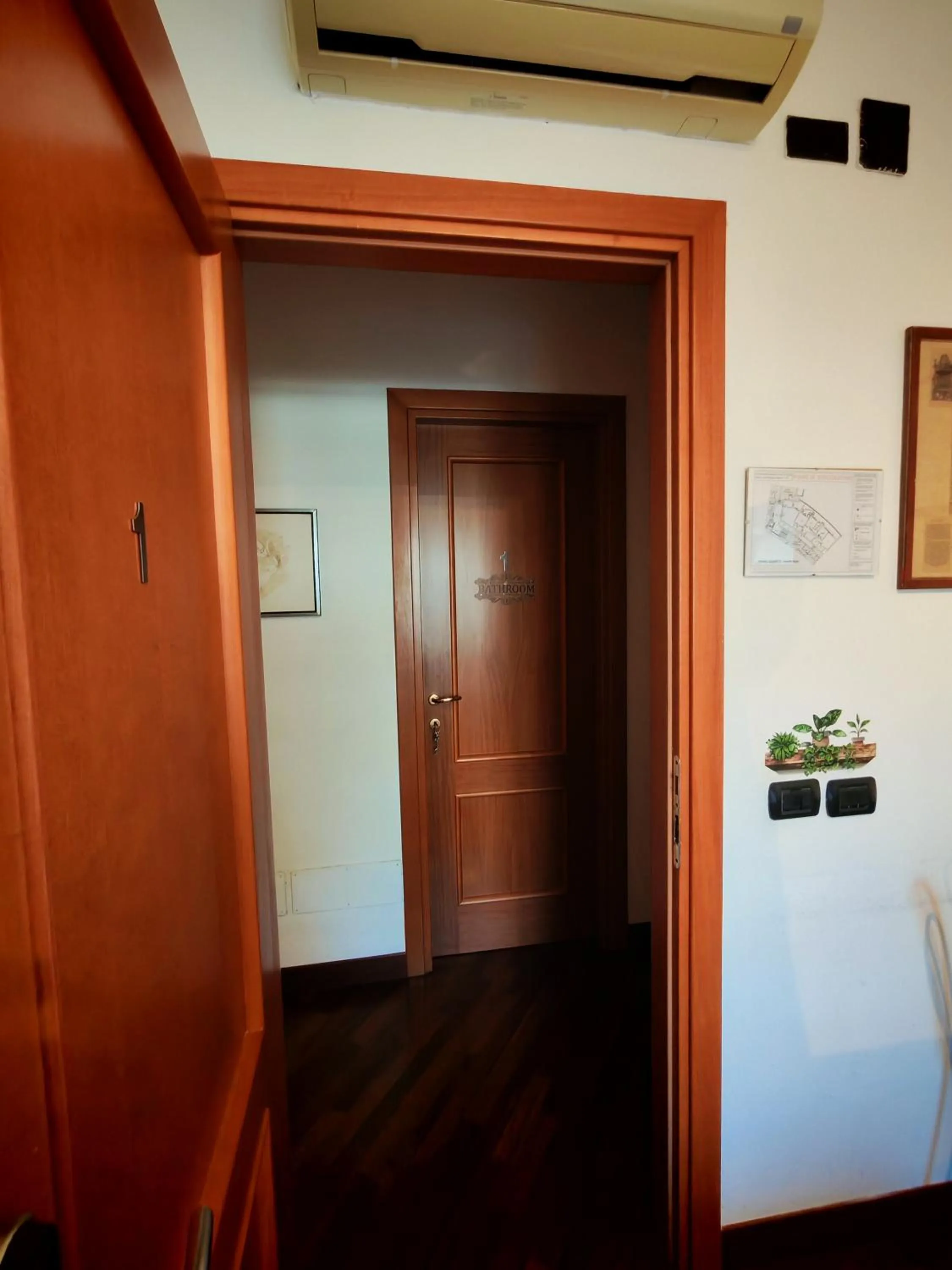 Leonardo Rome Holidays