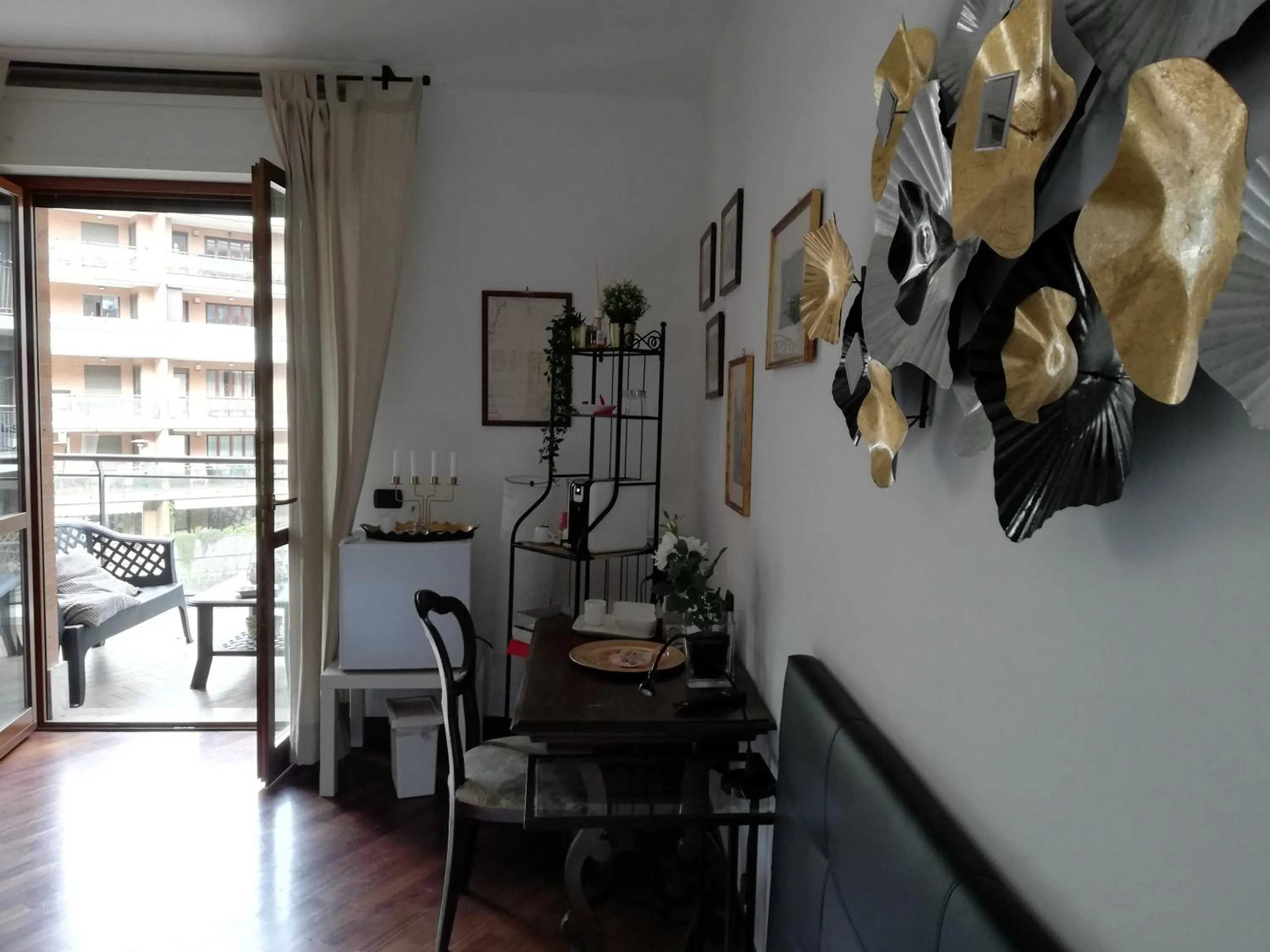 Food and drinks in Leonardo Rome Holidays