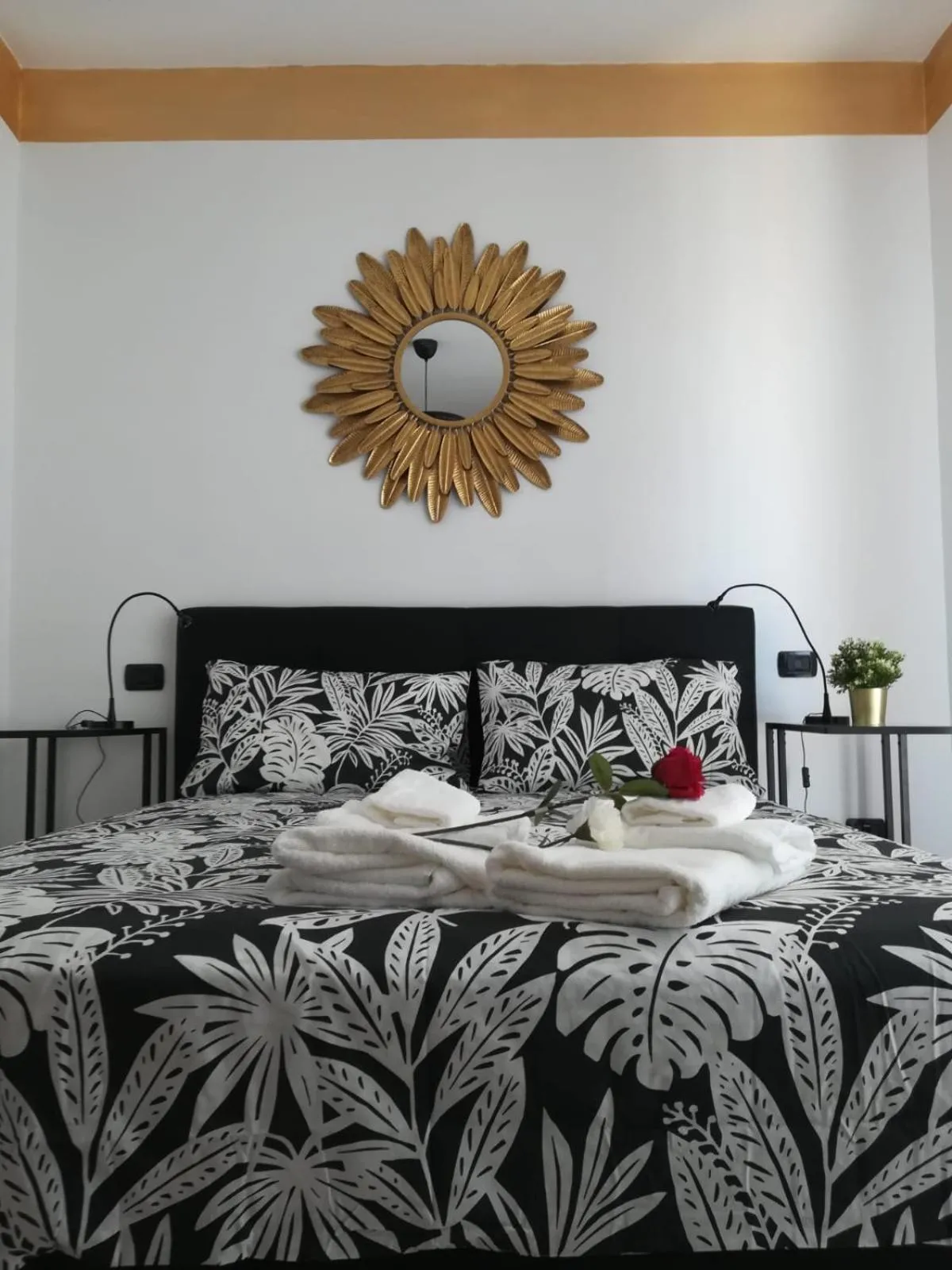 Bed in Leonardo Rome Holidays