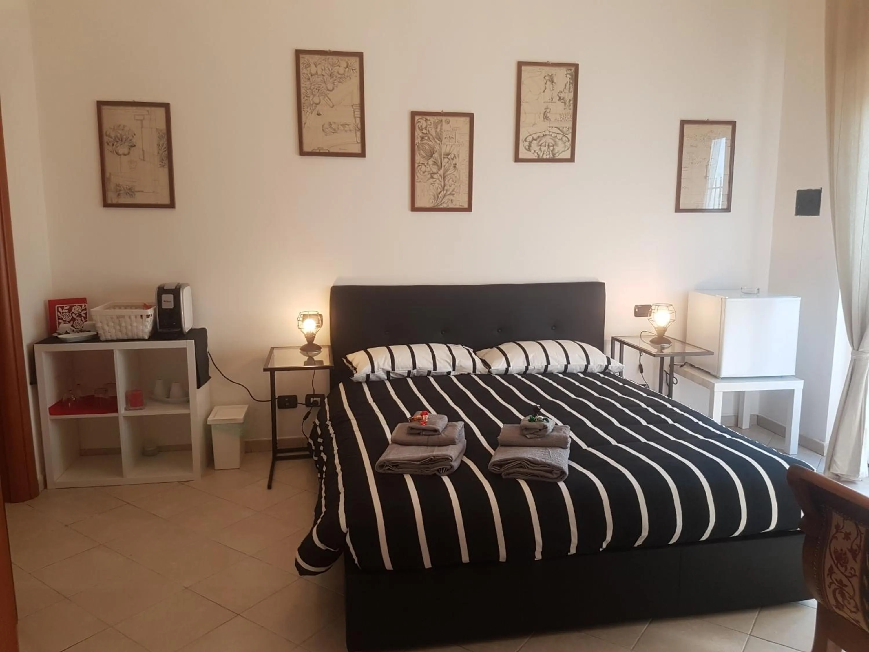 Bed in Leonardo Rome Holidays