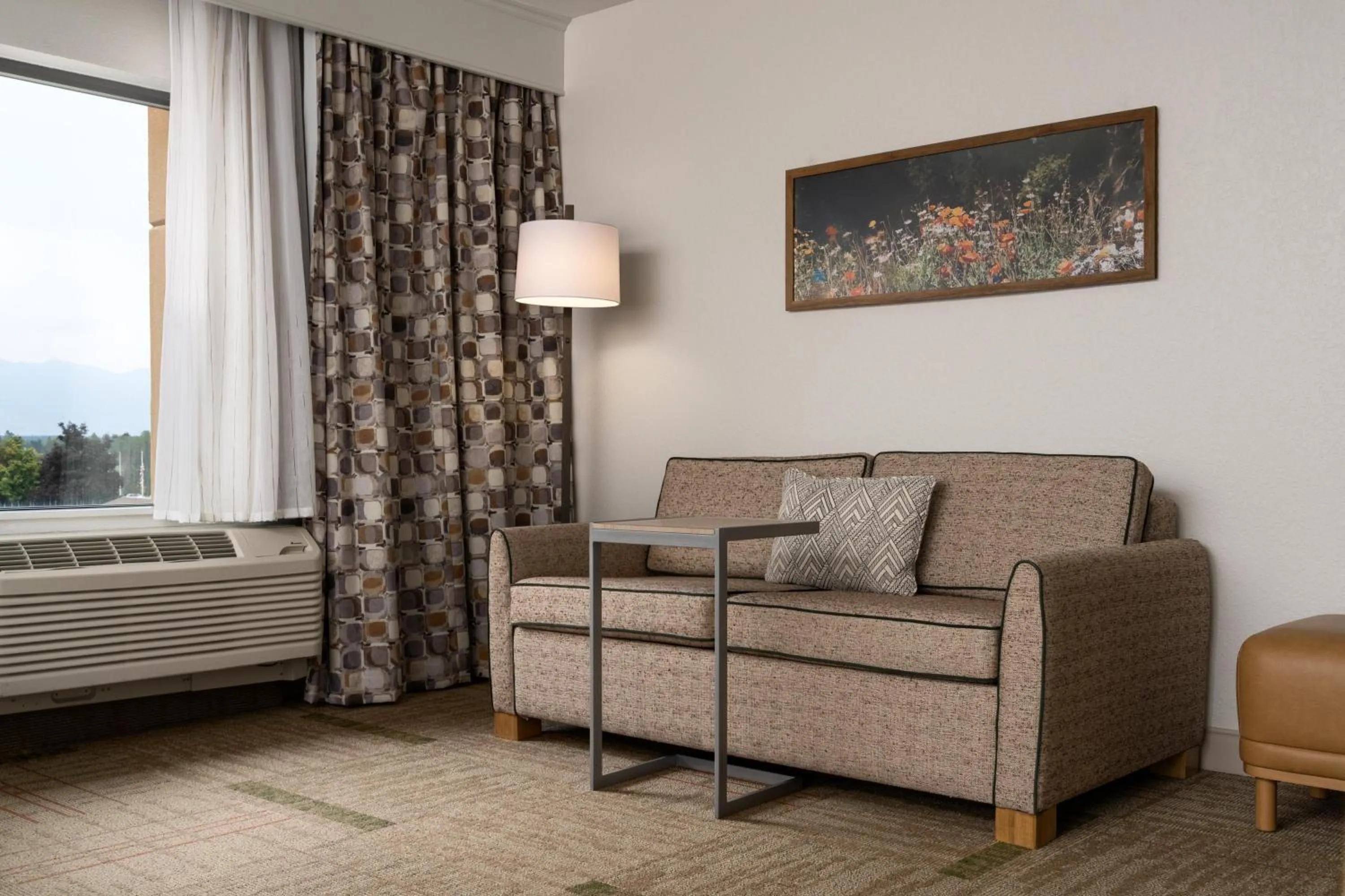 Living room in Hampton Inn & Suites Whitefish